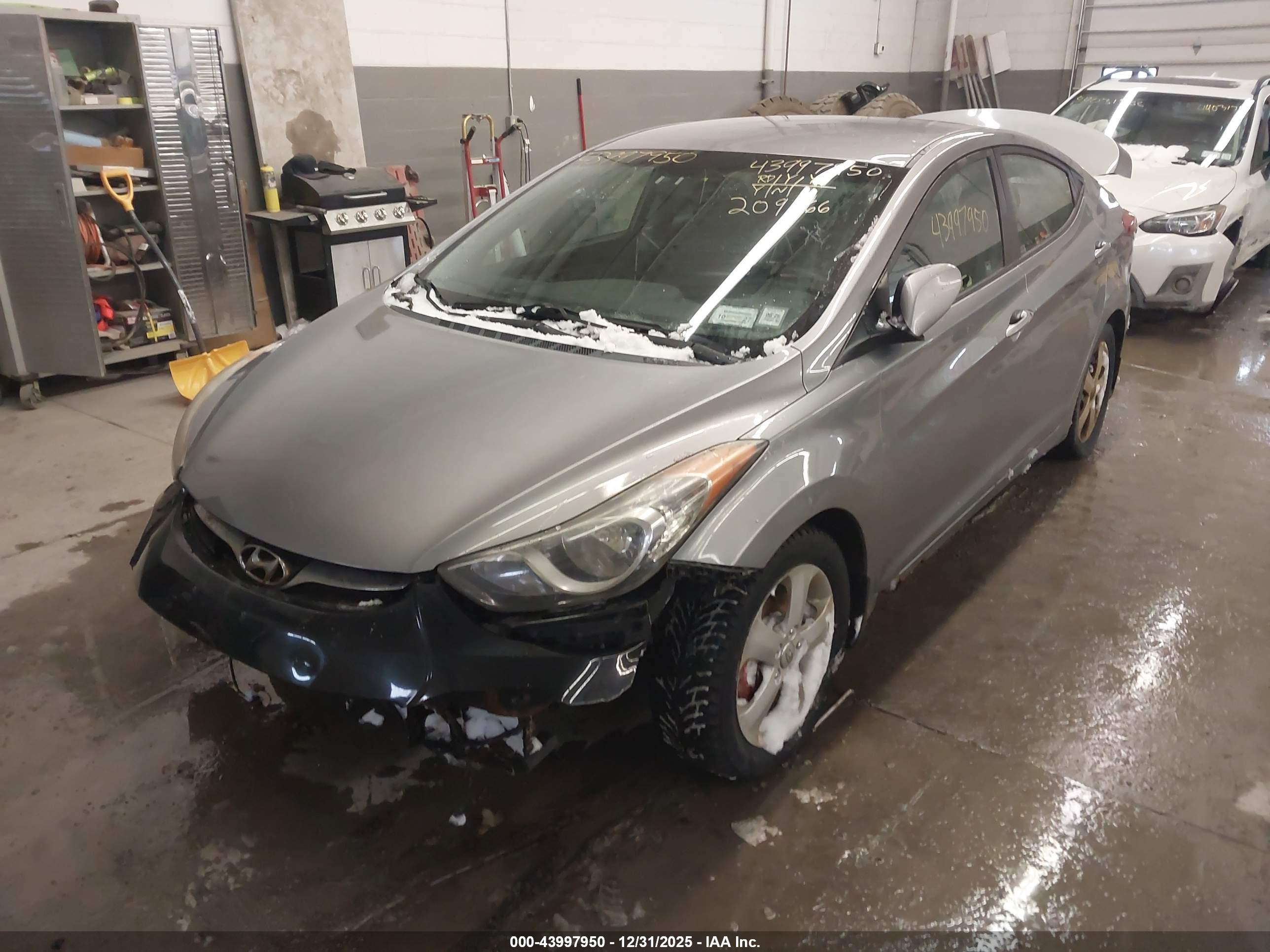 HYUNDAI ELANTRA image 2