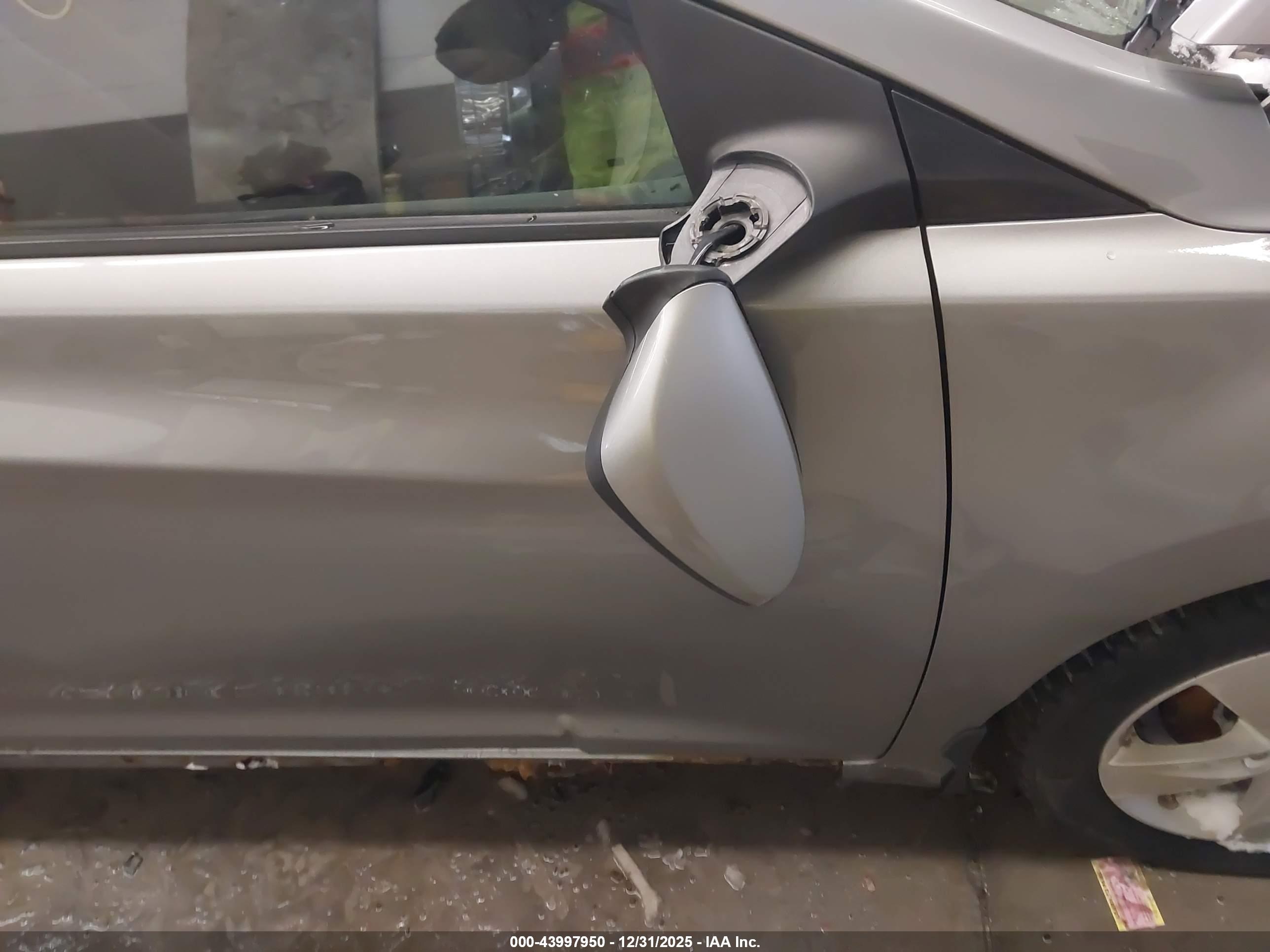 HYUNDAI ELANTRA image 6