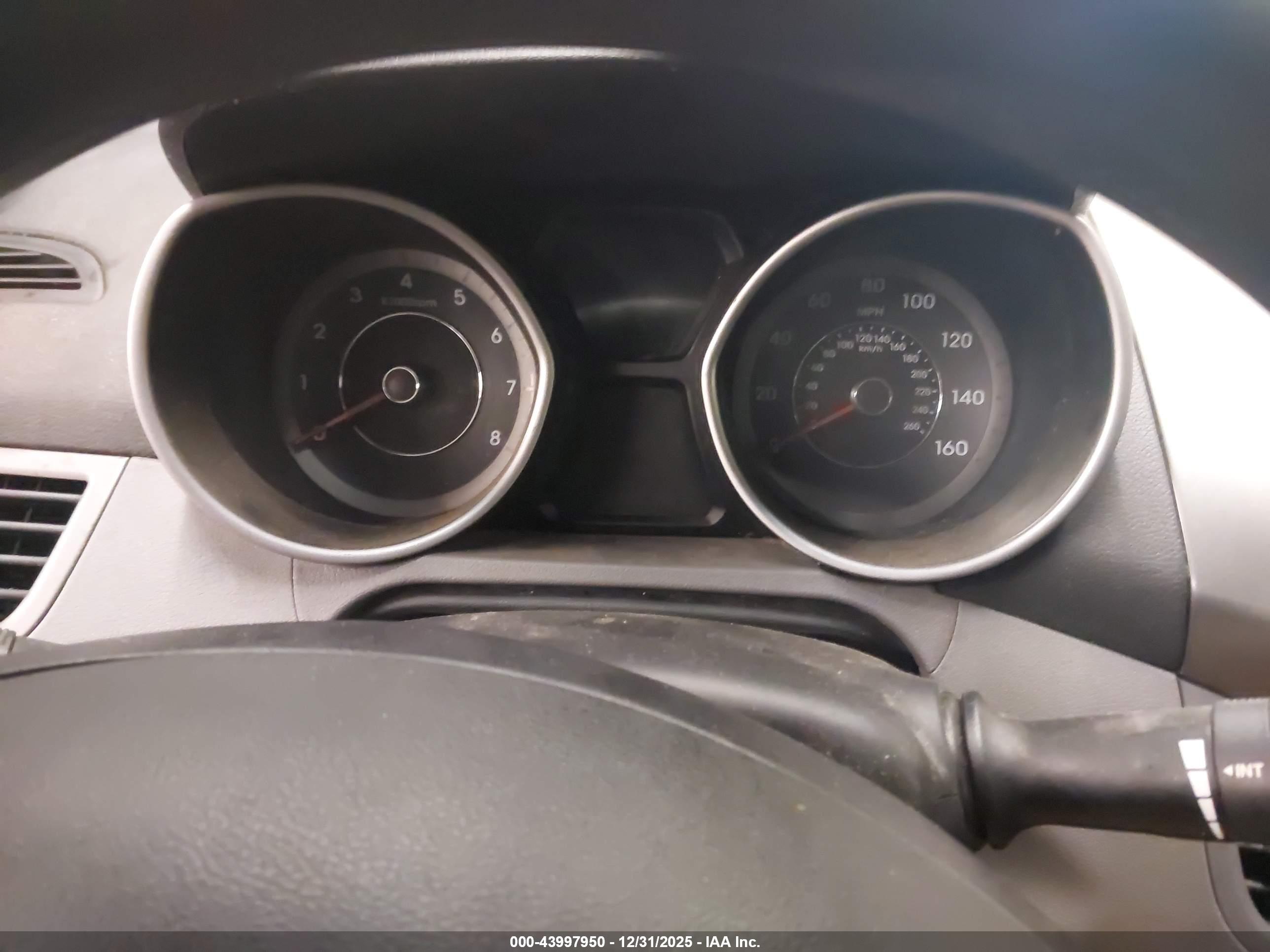 HYUNDAI ELANTRA image 7