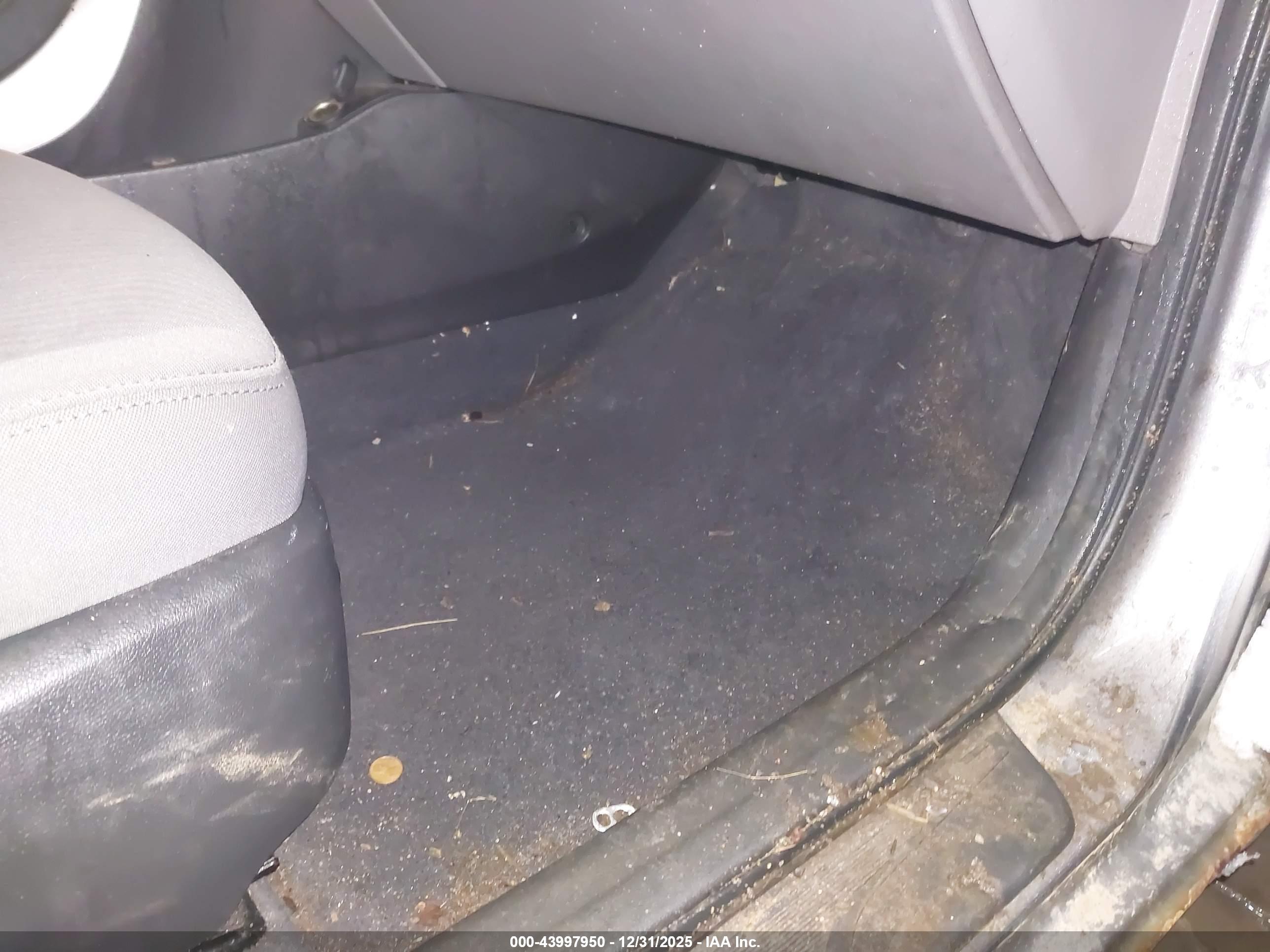 HYUNDAI ELANTRA image 8