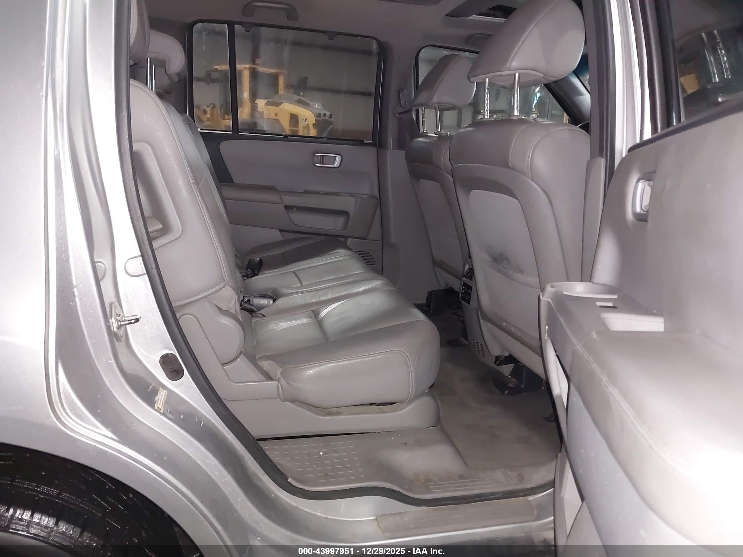HONDA PILOT image 8