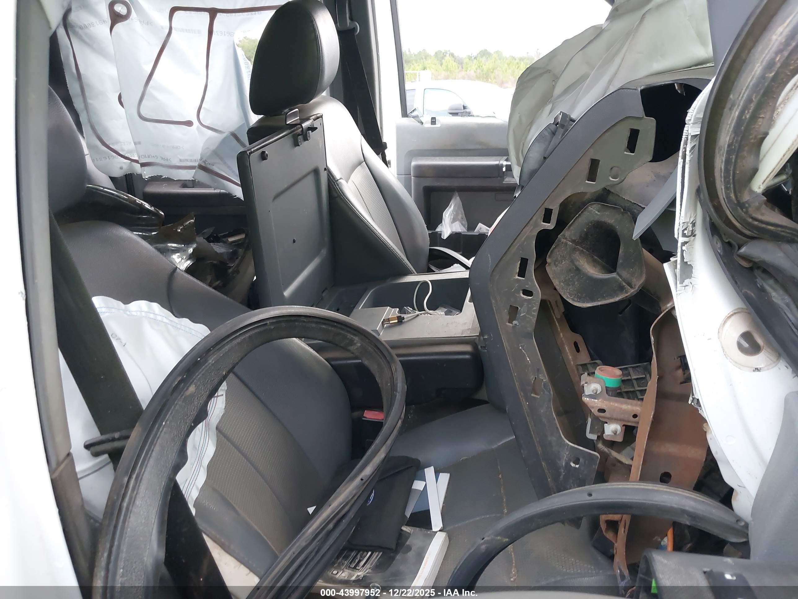 FORD F-350 image 8