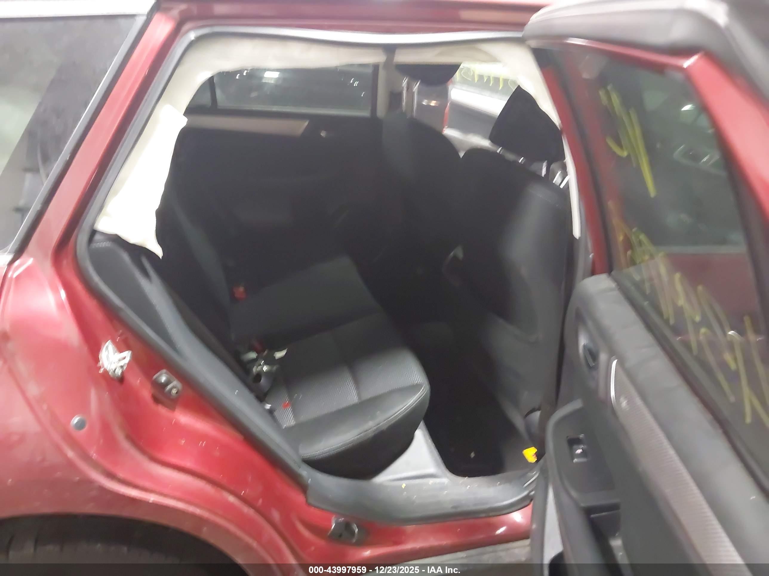 SUBARU OUTBACK image 8