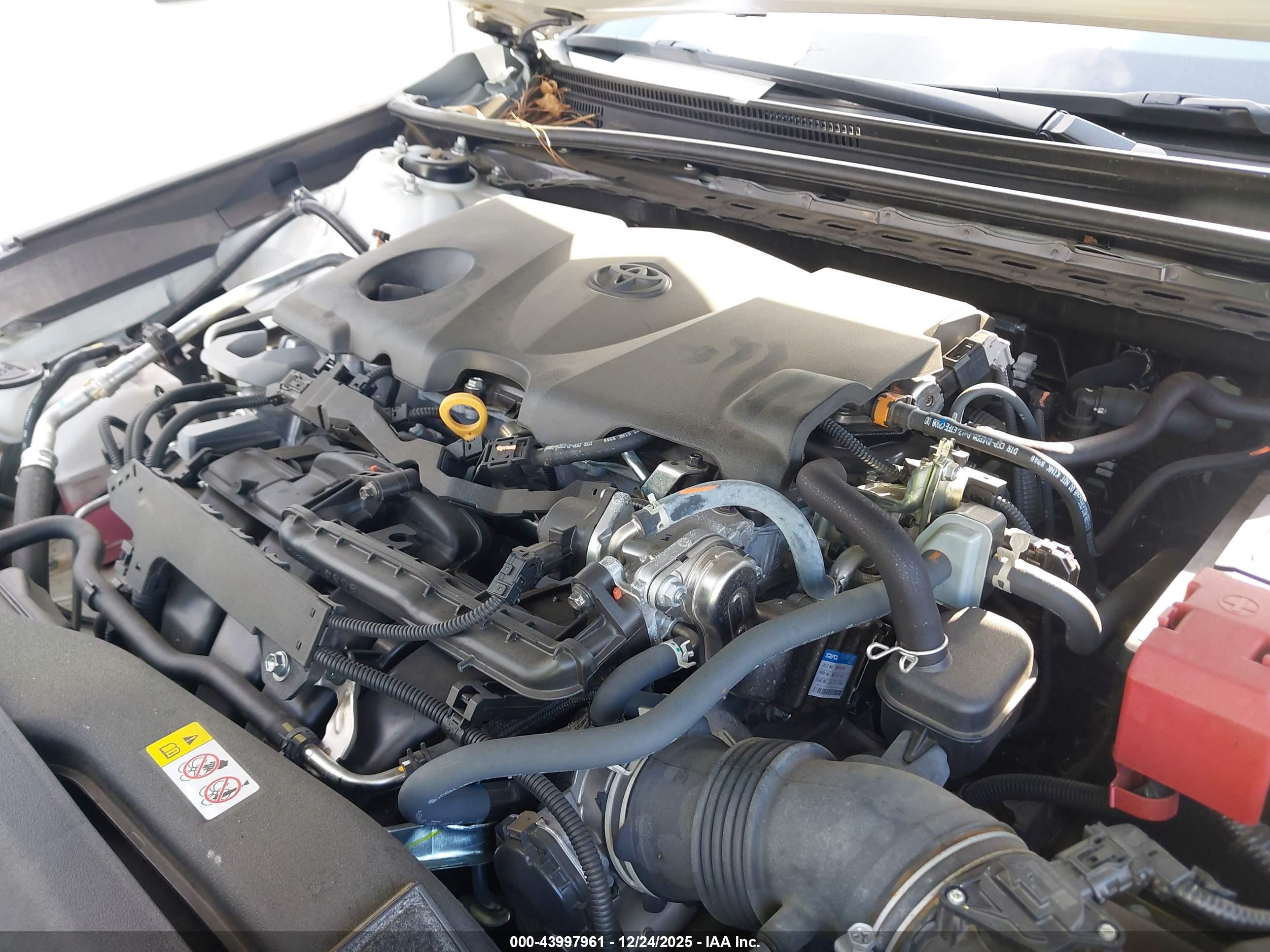 TOYOTA CAMRY image 10