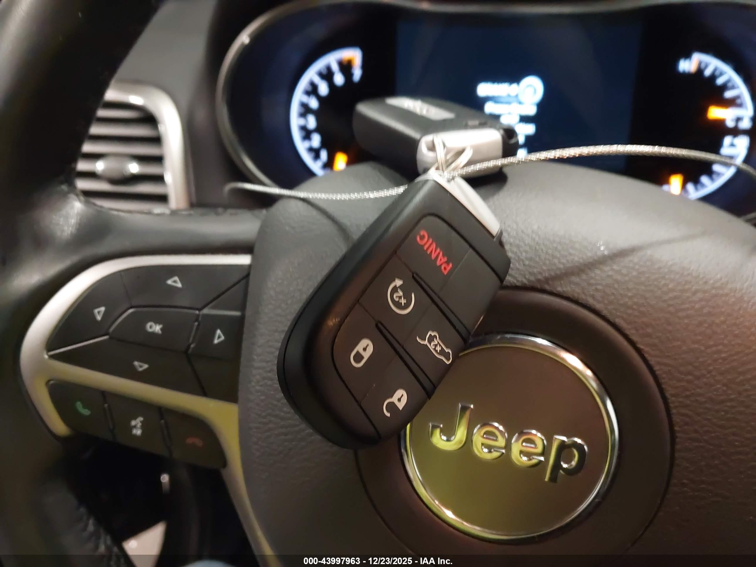 JEEP GRAND image 11
