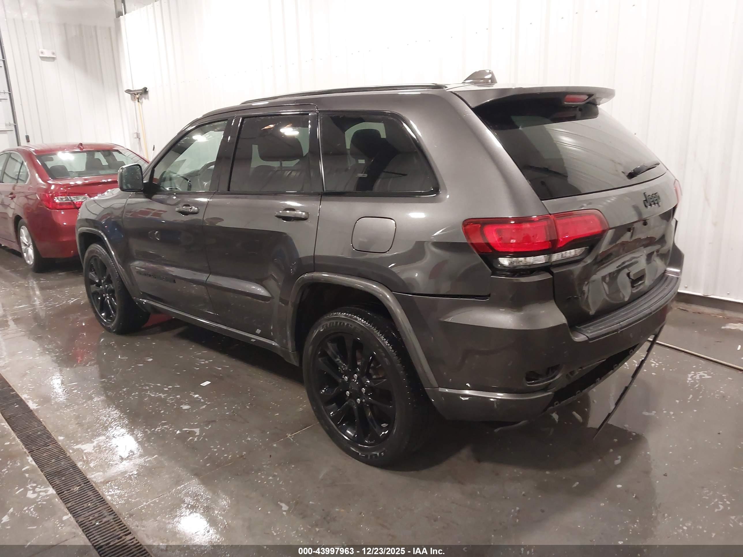 JEEP GRAND image 3