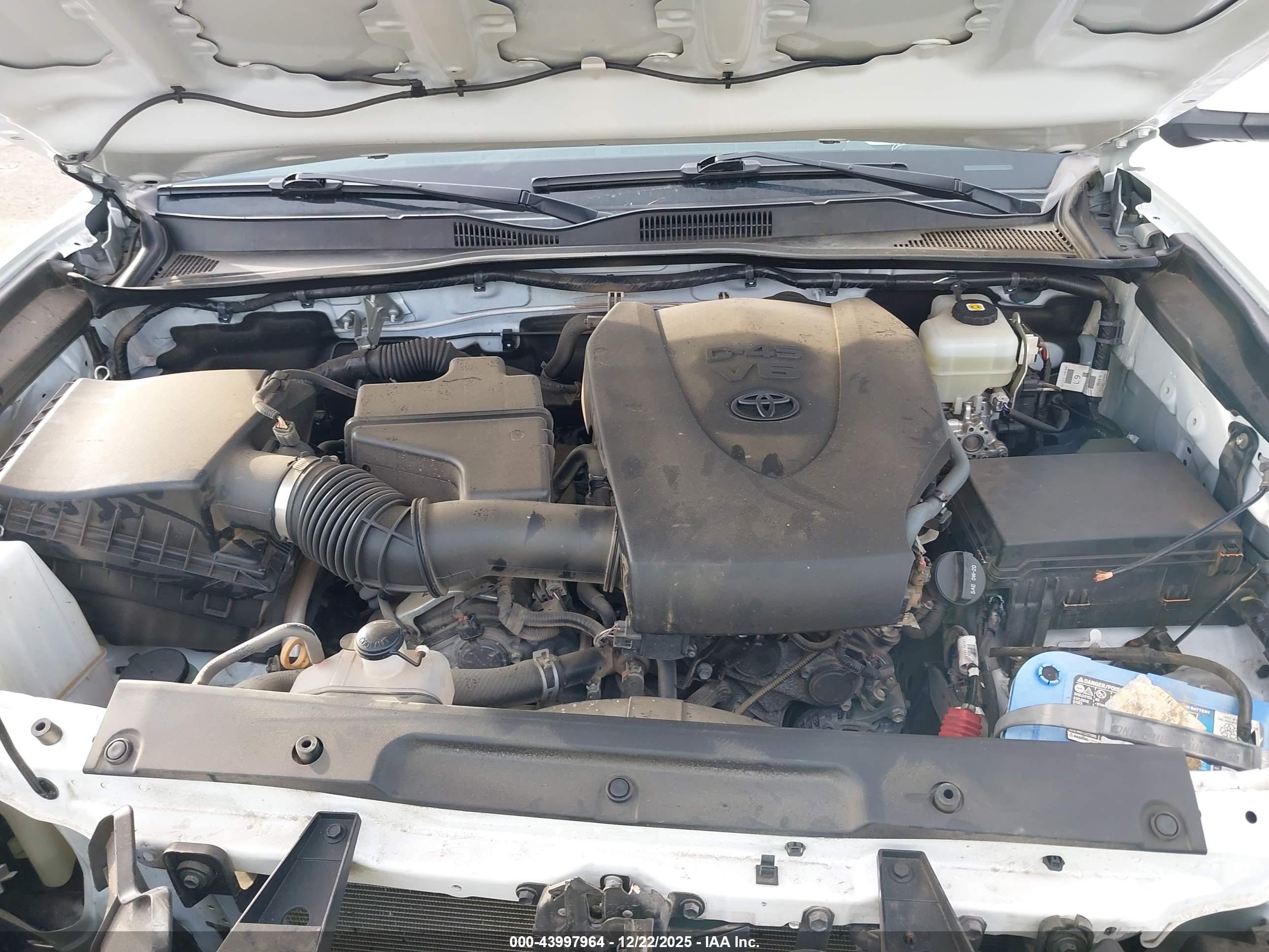 TOYOTA TACOMA image 10