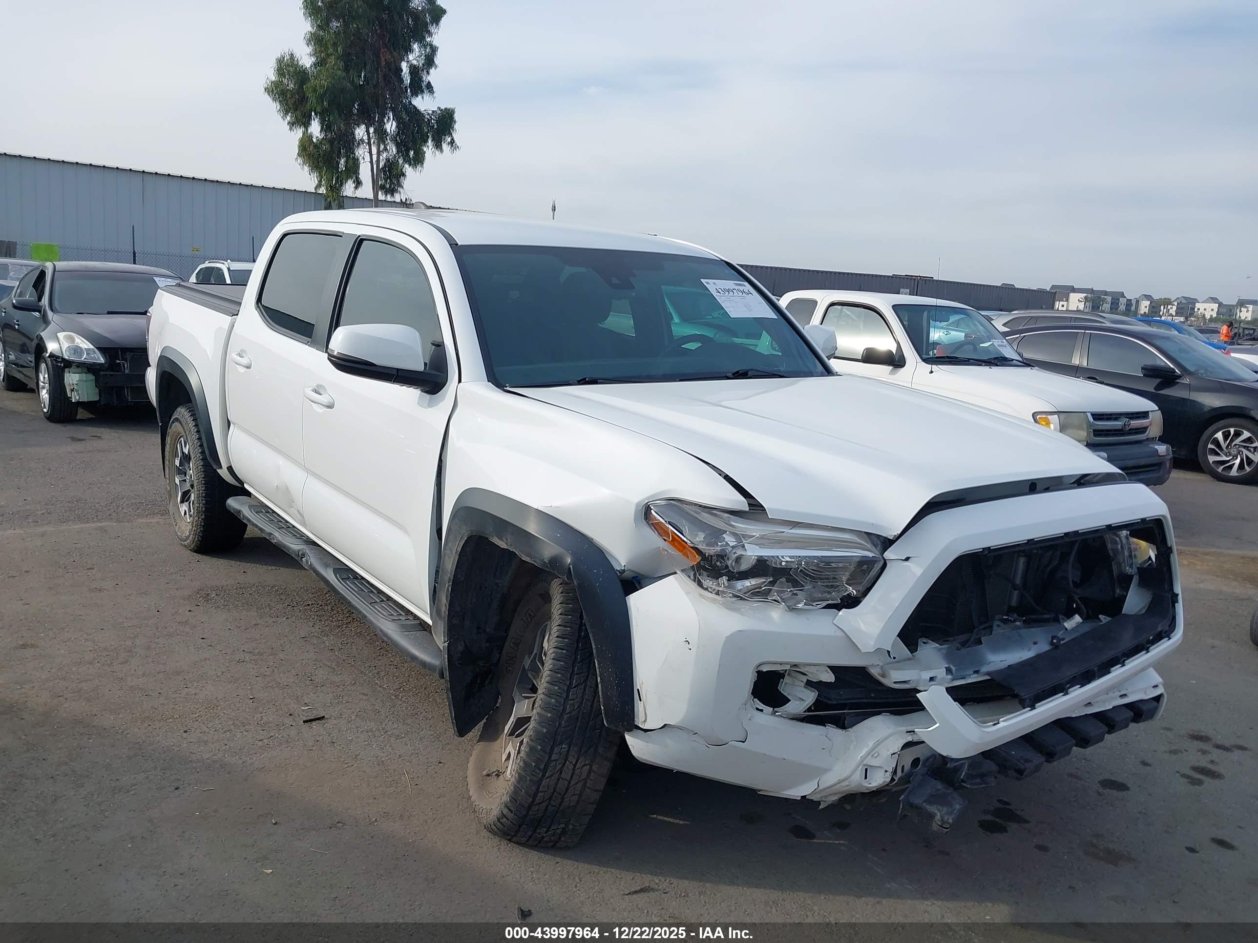 TOYOTA TACOMA image 6