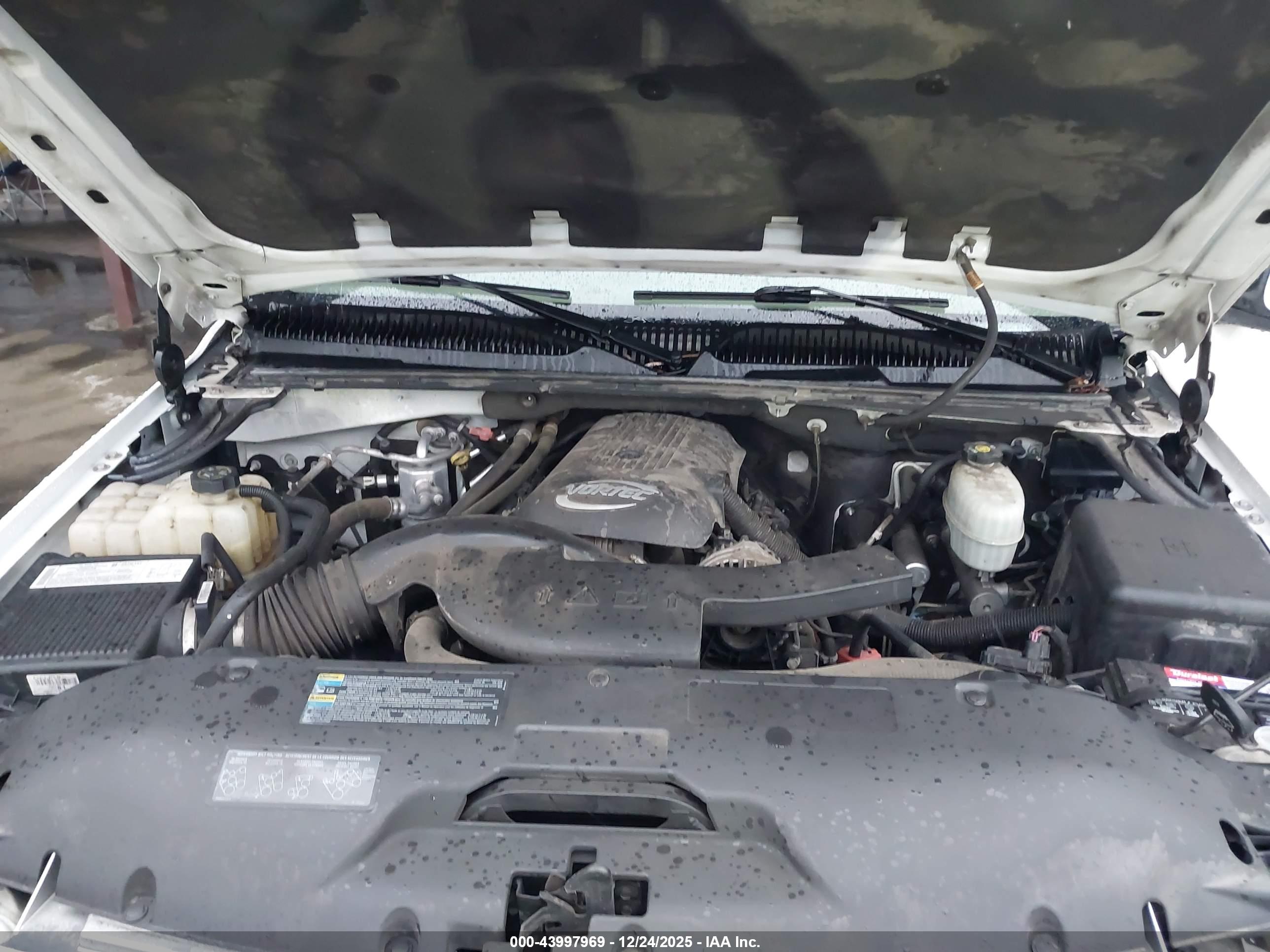 CHEVROLET TAHOE image 10