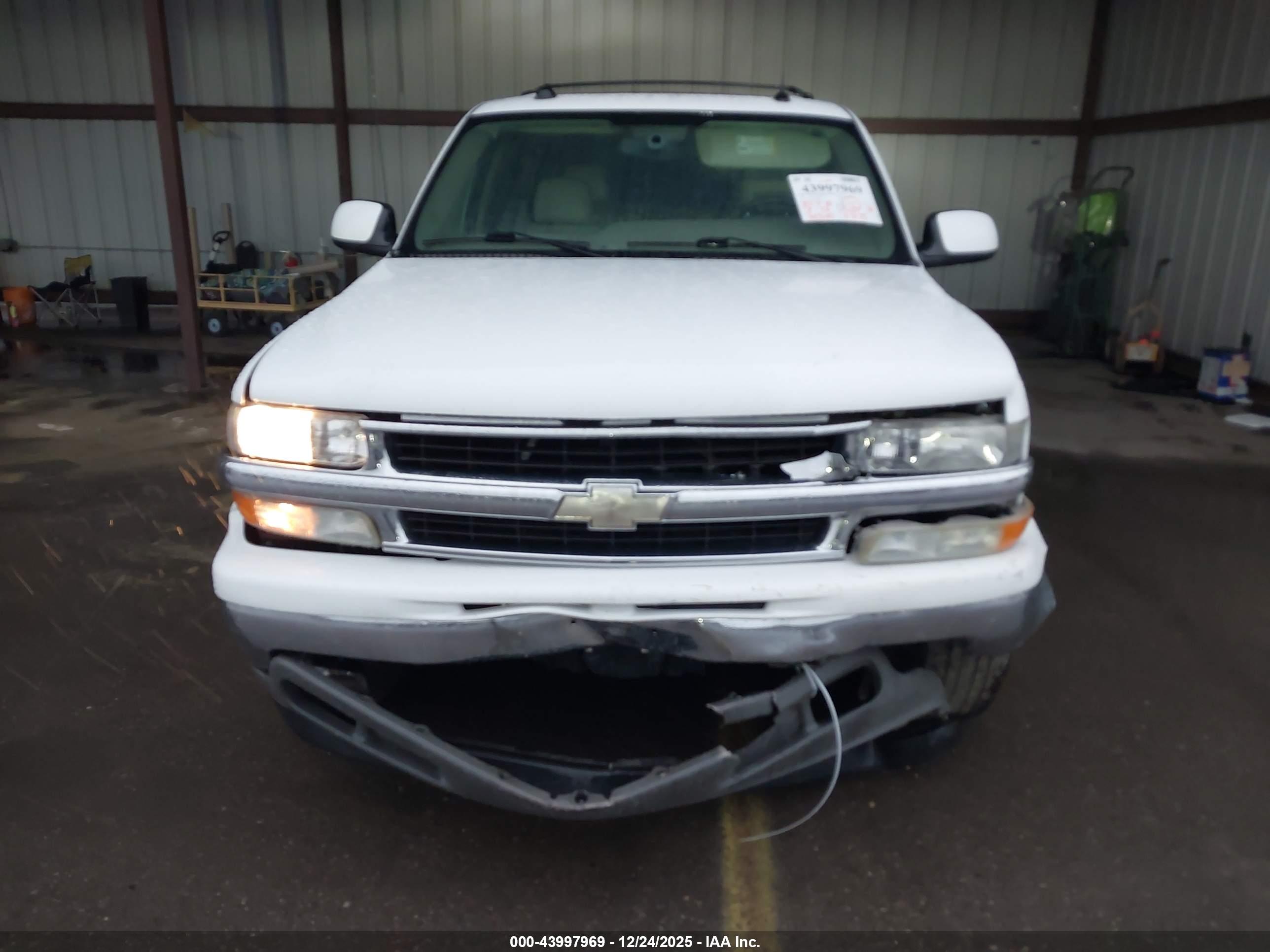 CHEVROLET TAHOE image 6