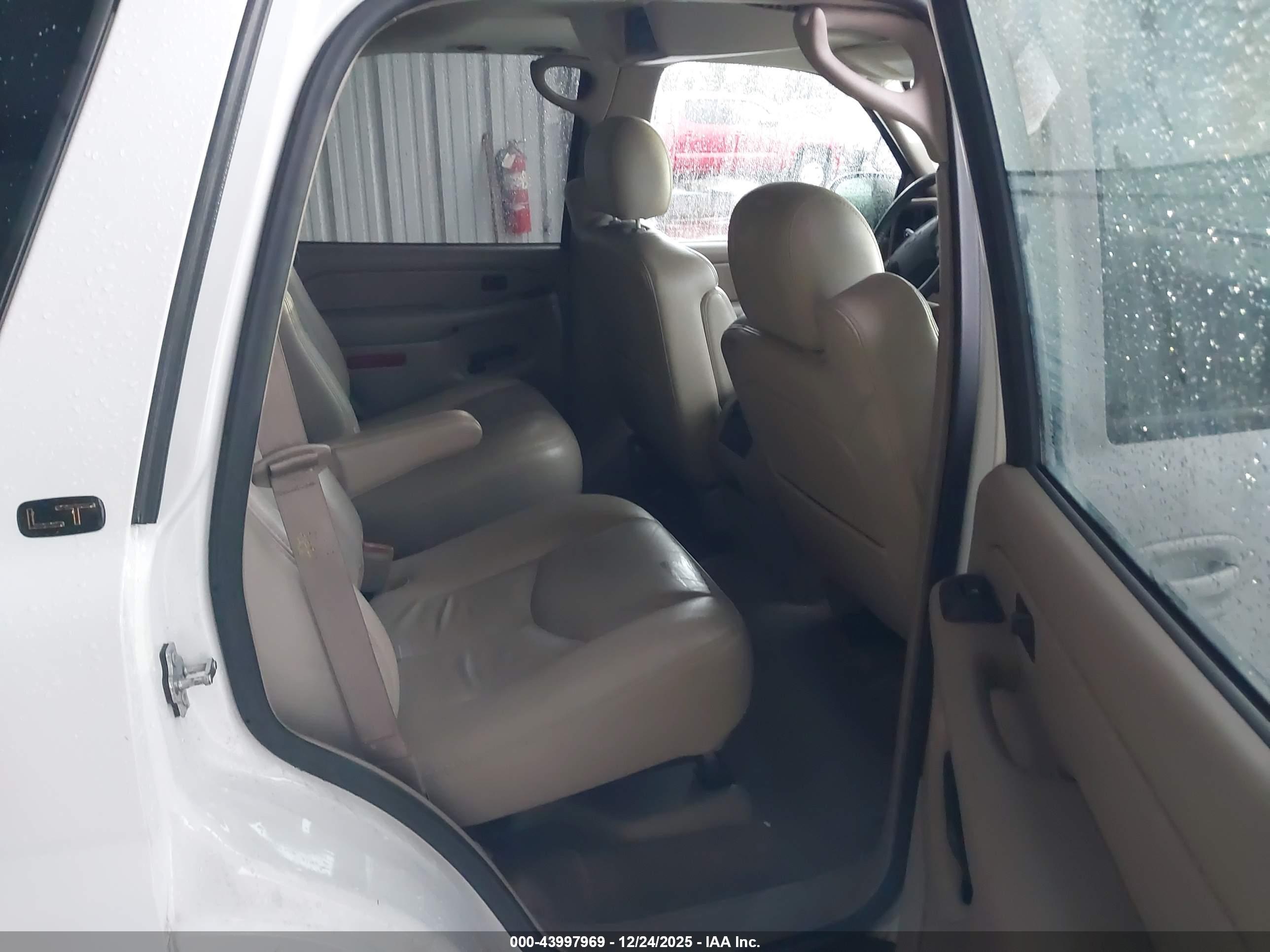 CHEVROLET TAHOE image 8
