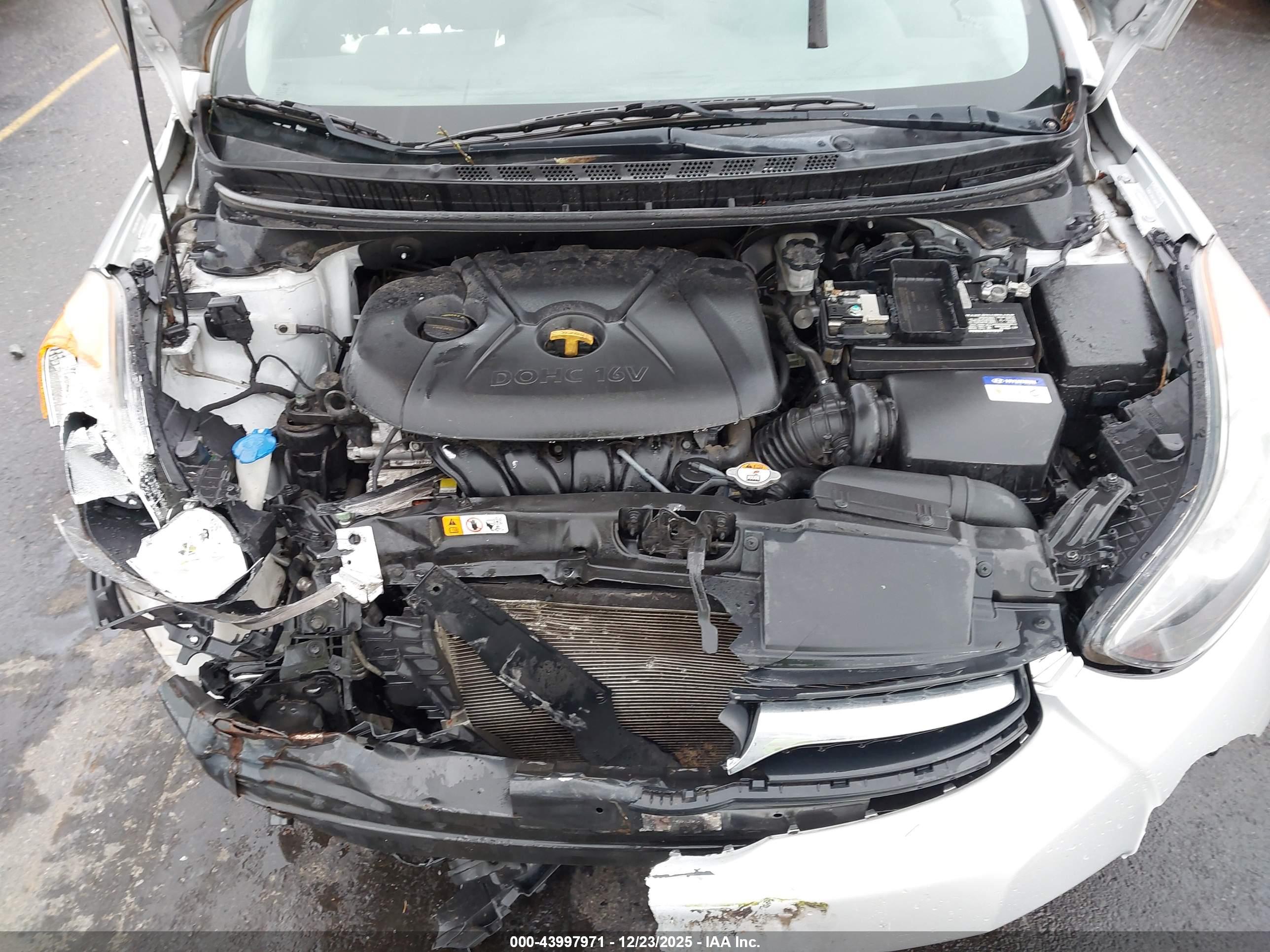 HYUNDAI ELANTRA image 10