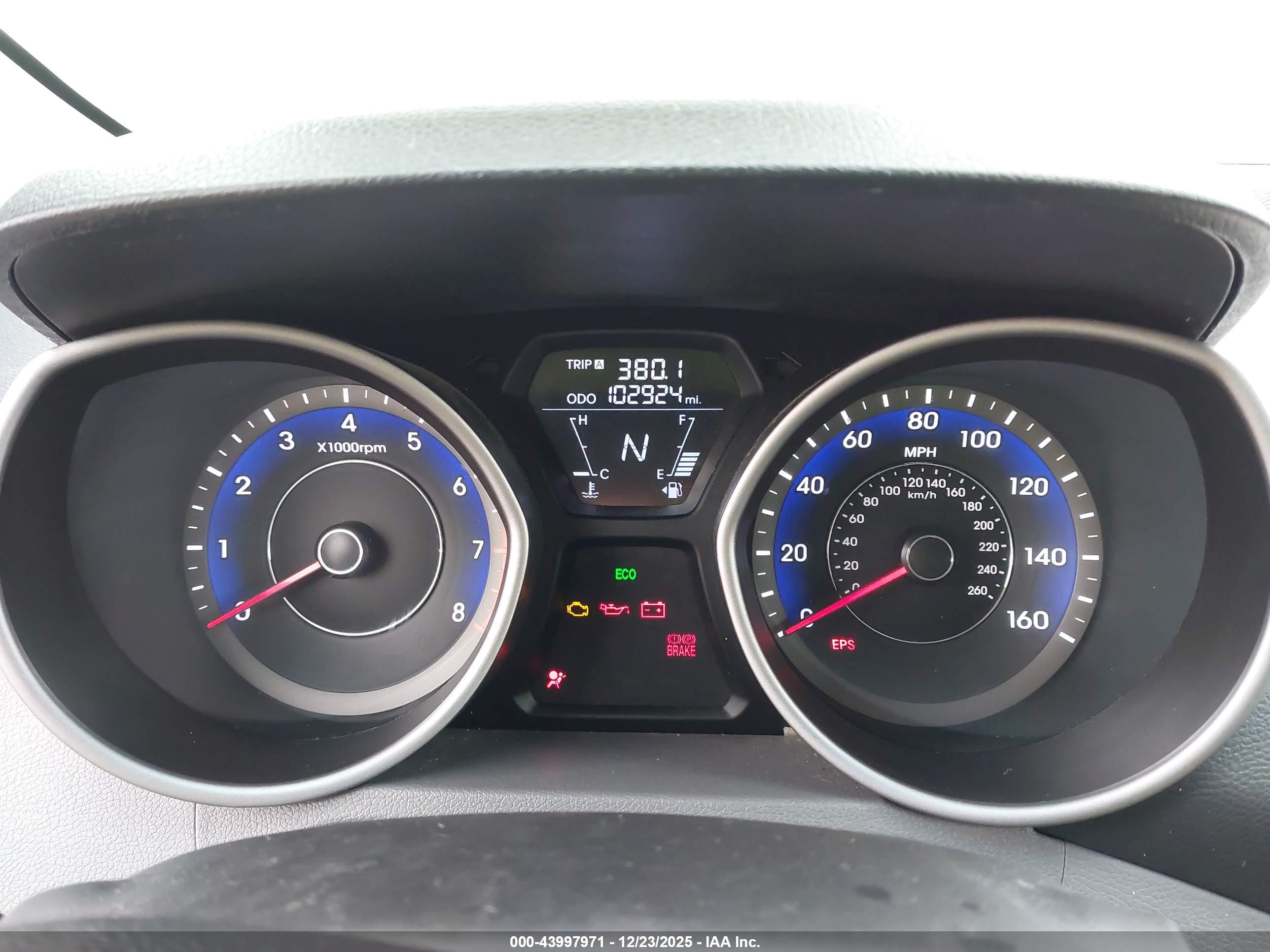 HYUNDAI ELANTRA image 7