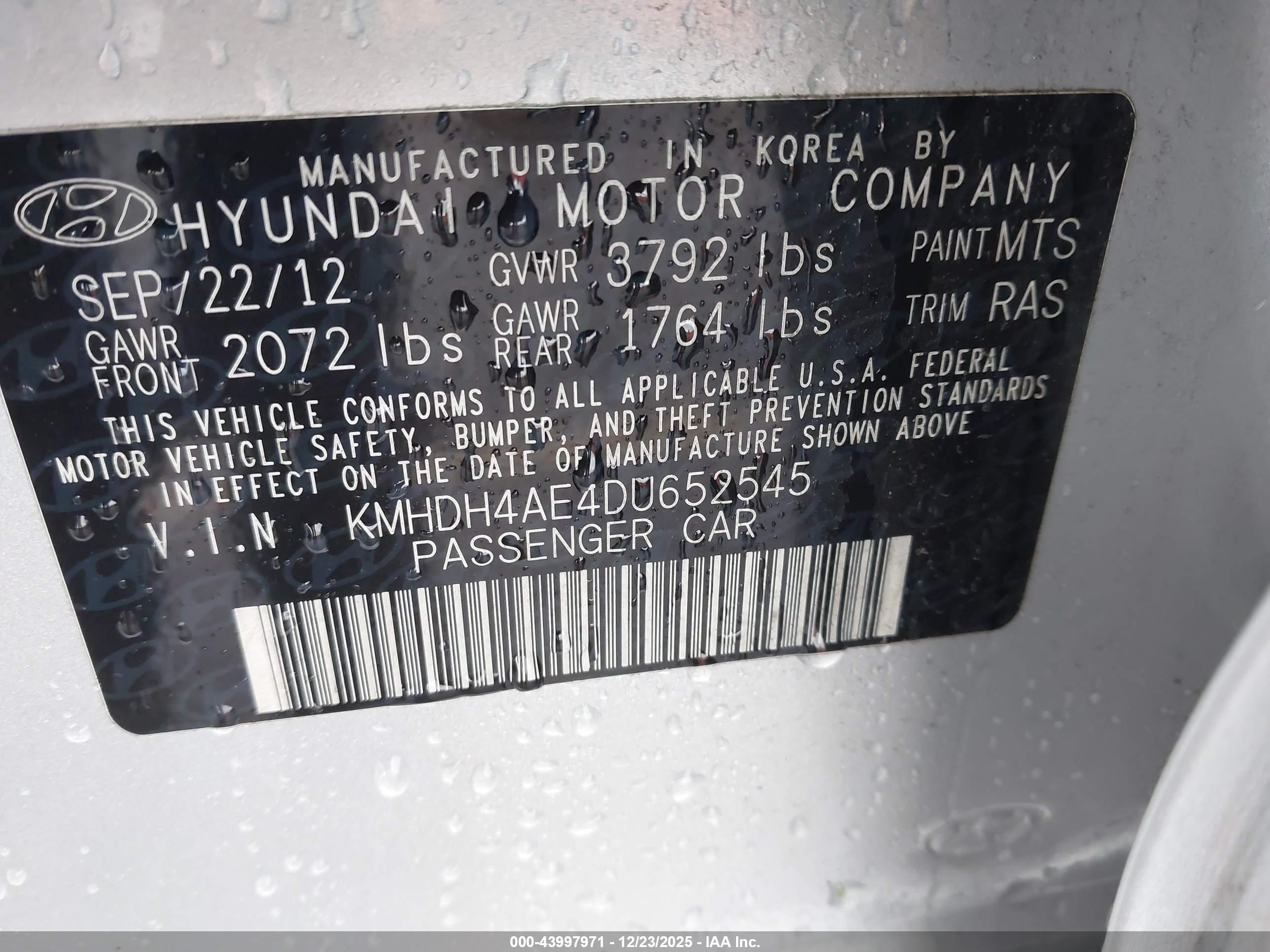 HYUNDAI ELANTRA image 9