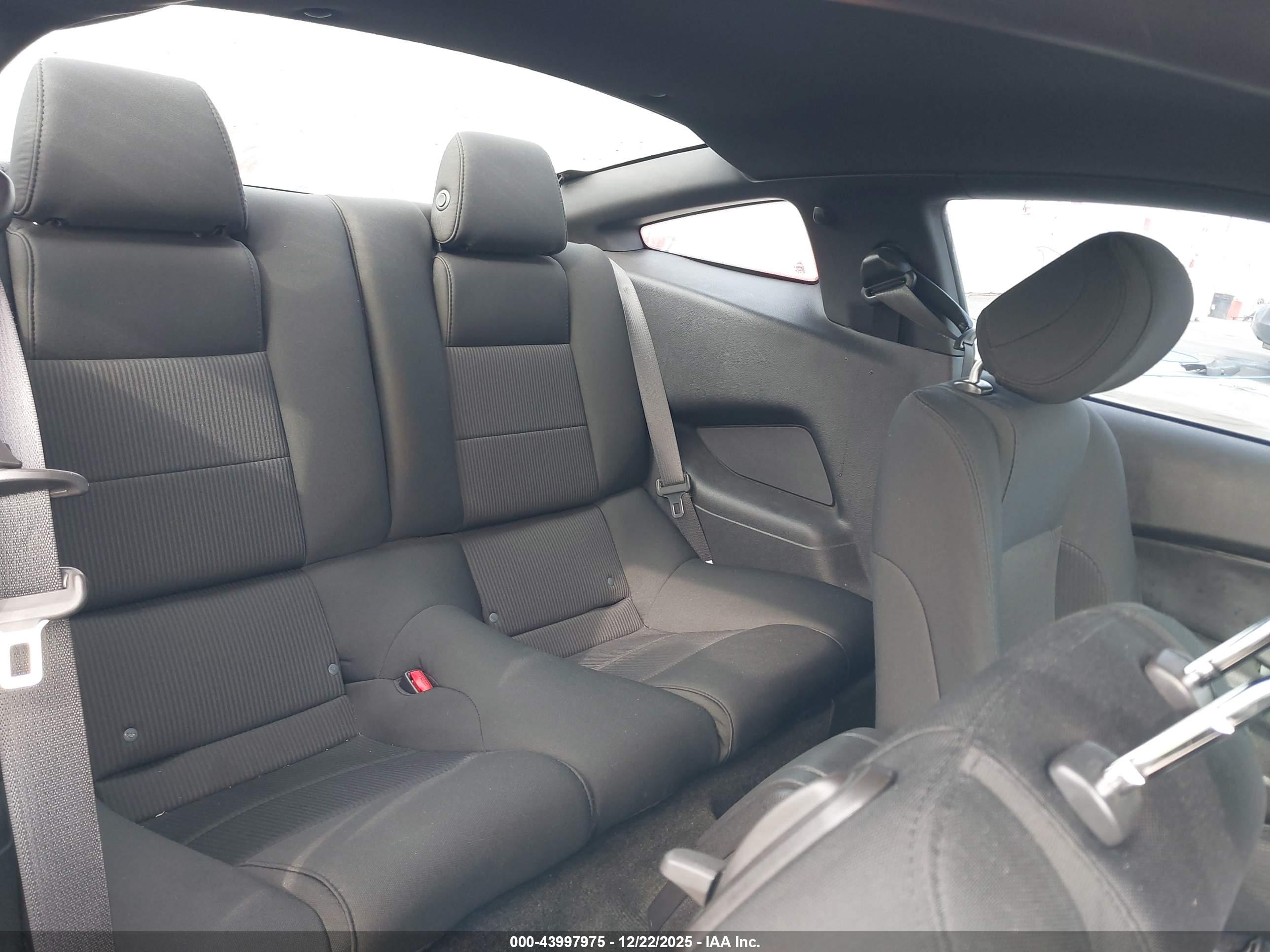 FORD MUSTANG image 8