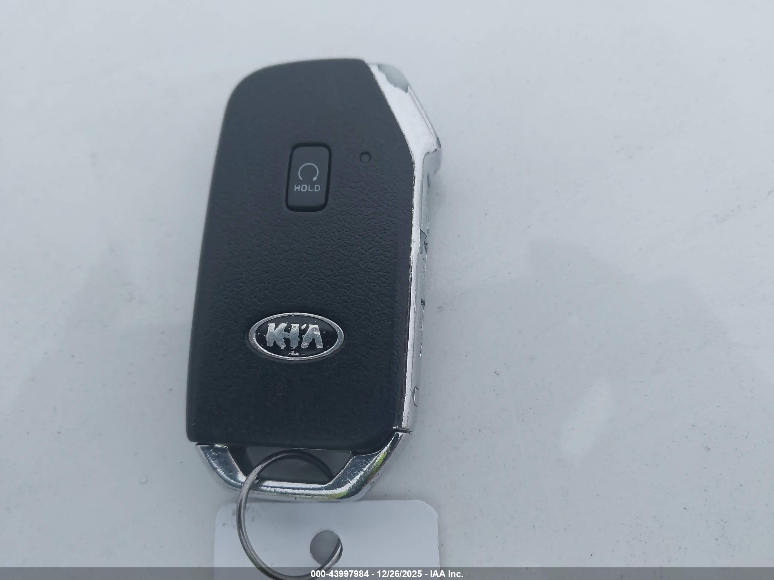 KIA K5 image 11
