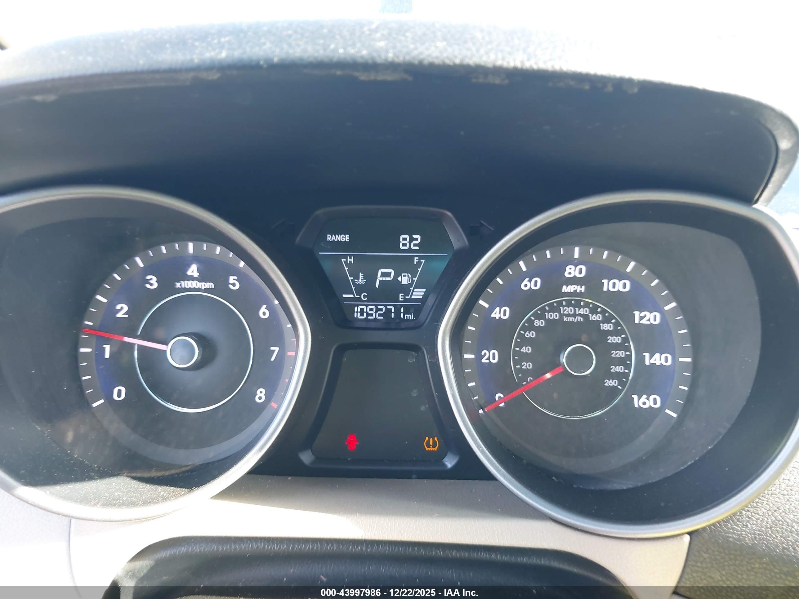 HYUNDAI ELANTRA image 7