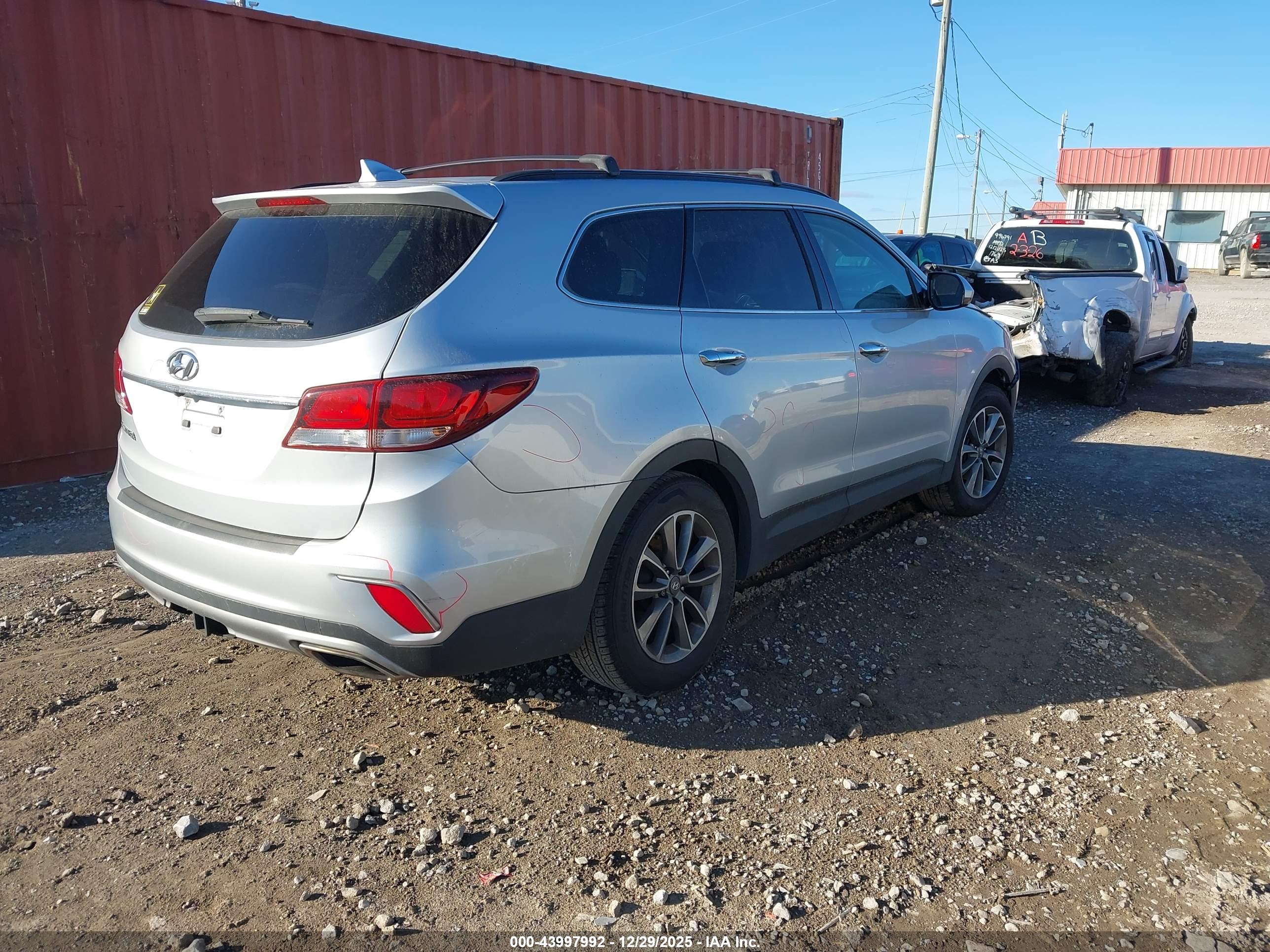 HYUNDAI SANTA image 4
