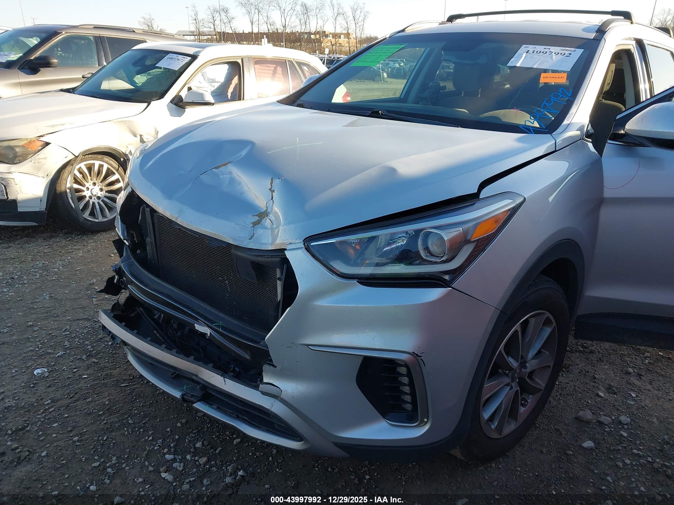 HYUNDAI SANTA image 6