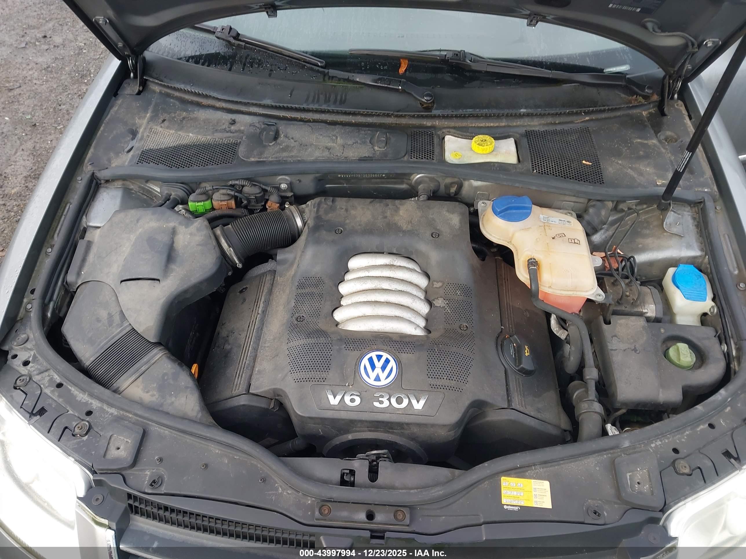 VOLKSWAGEN PASSAT image 10