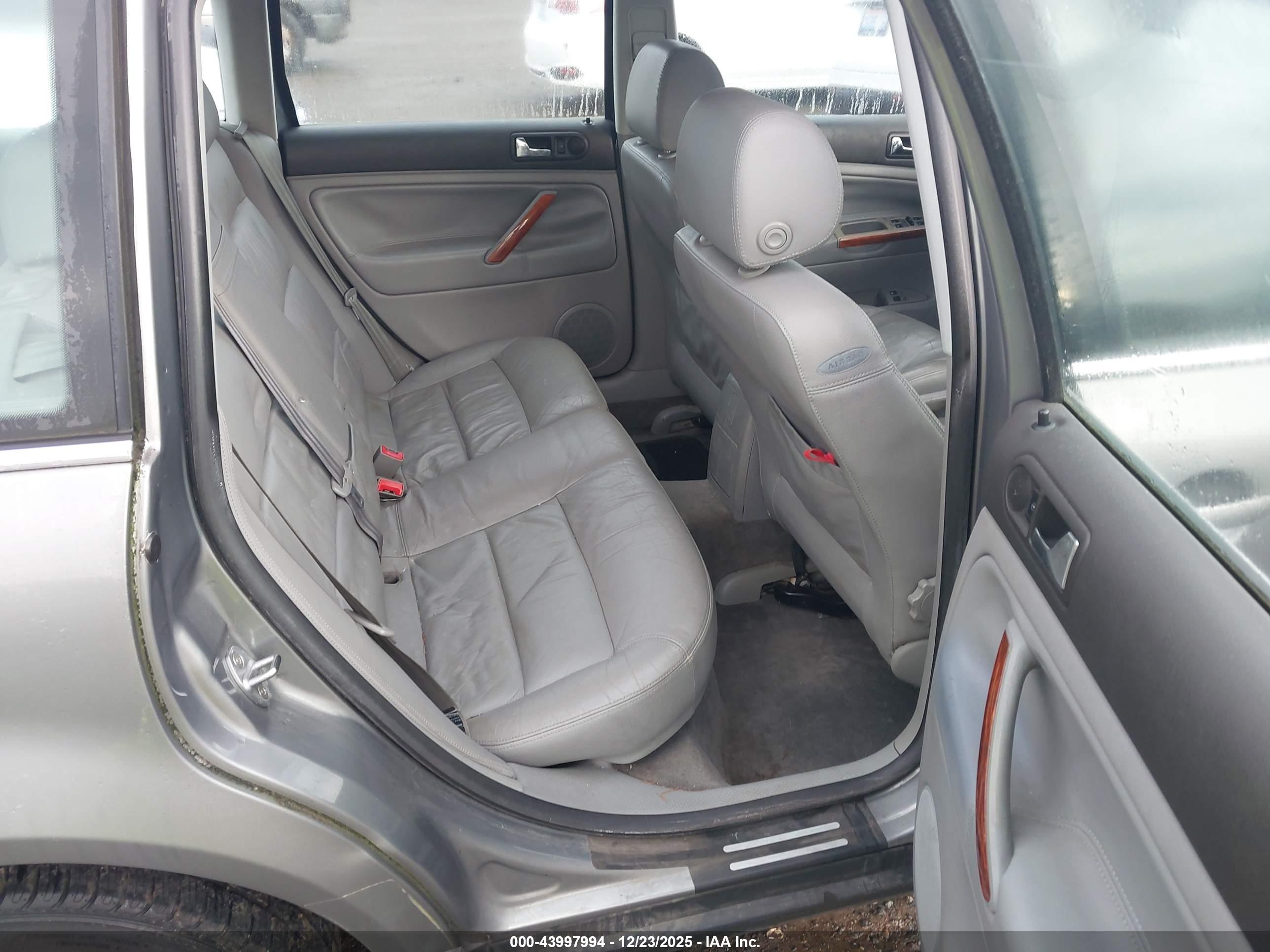 VOLKSWAGEN PASSAT image 8