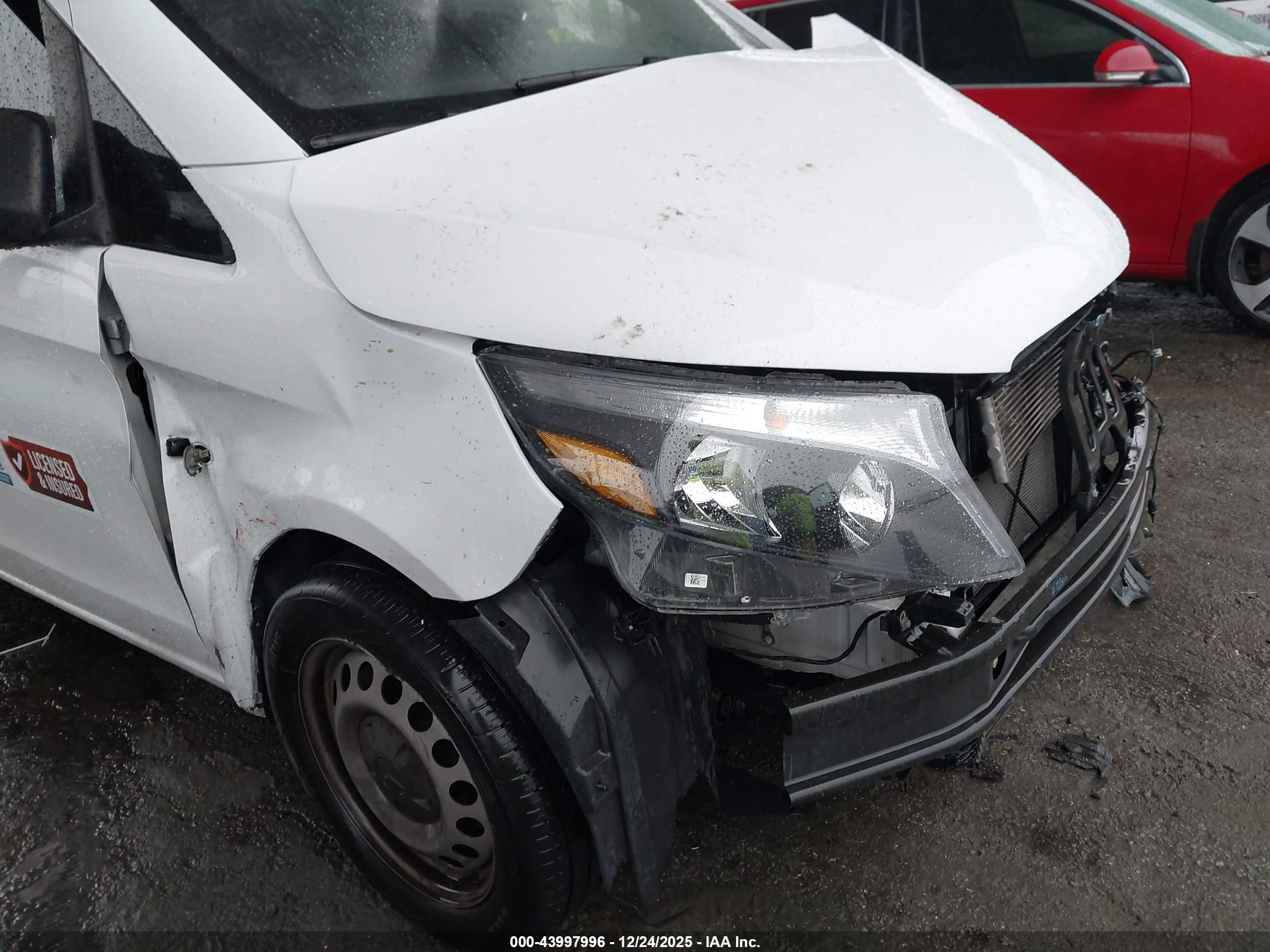 MERCEDES-BENZ METRIS image 6
