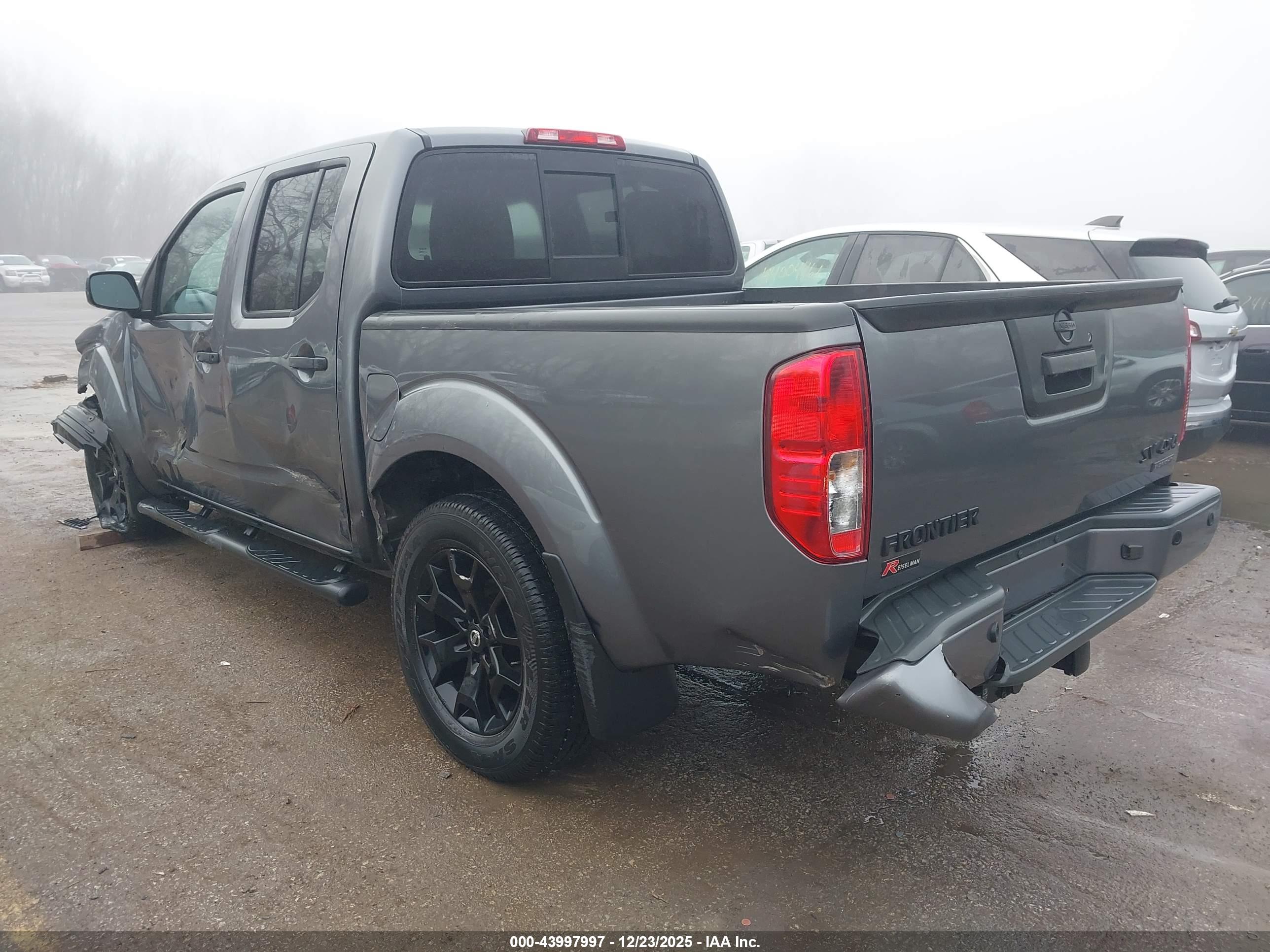 NISSAN FRONTIER image 3