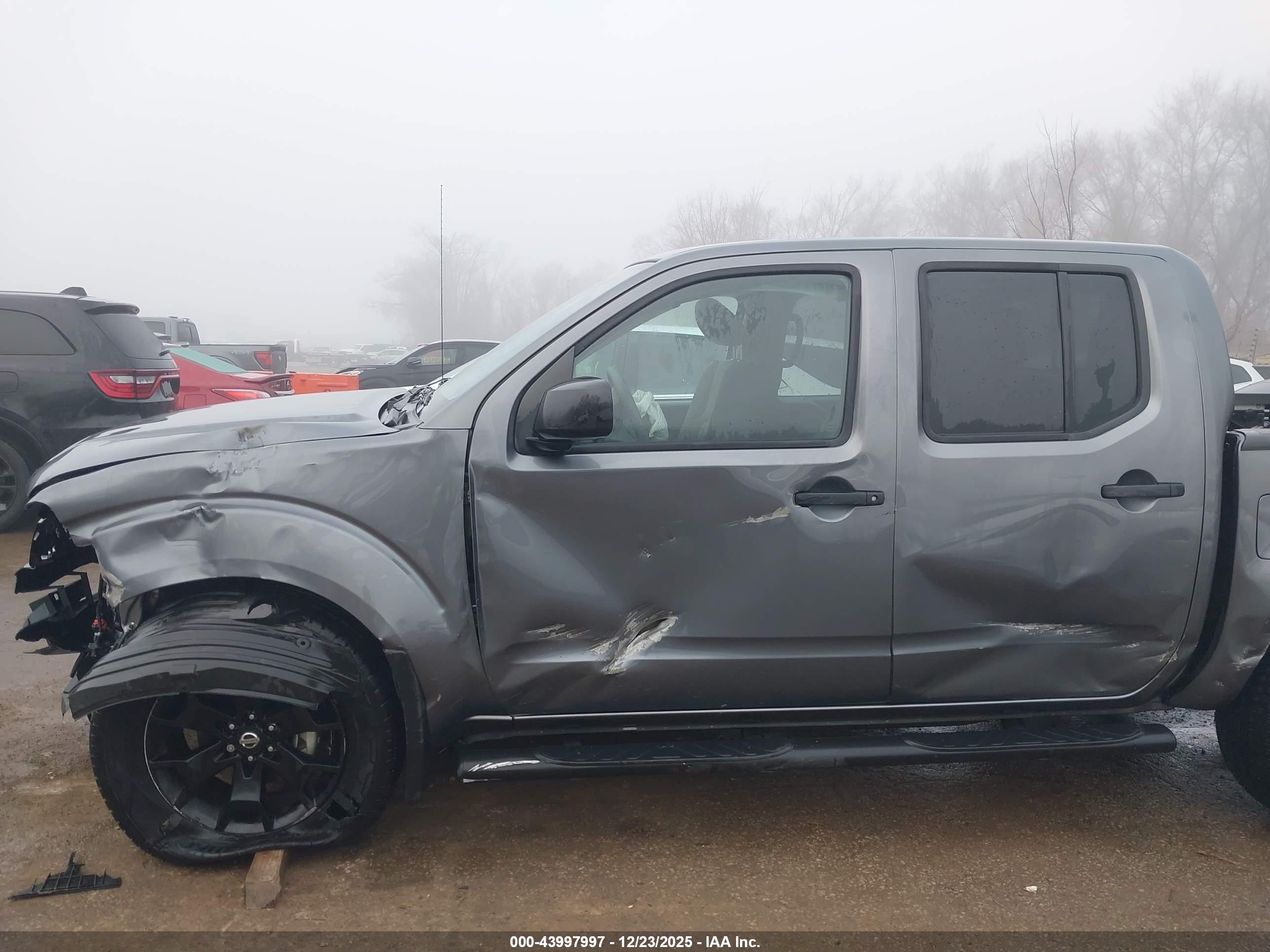 NISSAN FRONTIER image 6