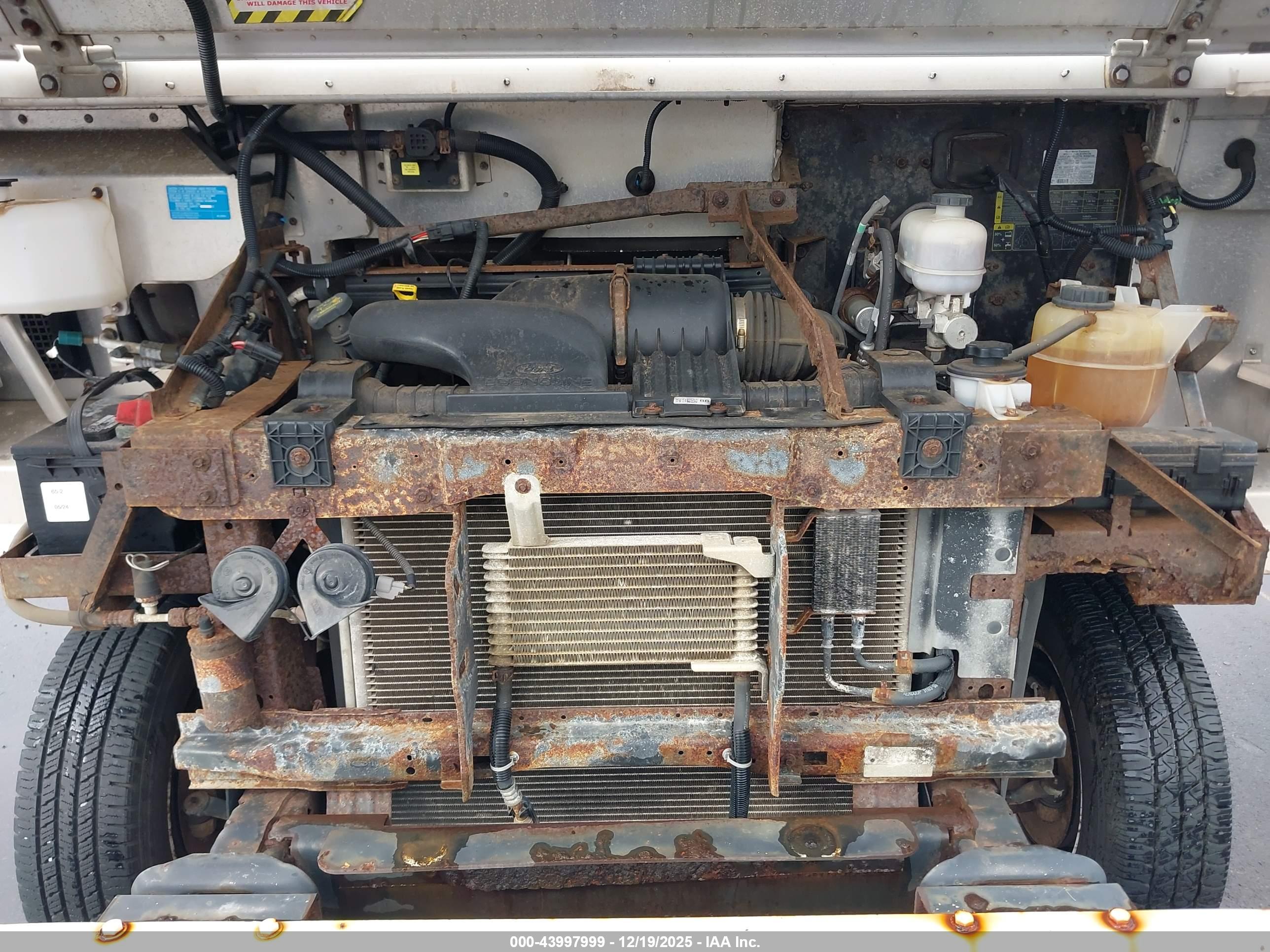 FORD E-350 image 10