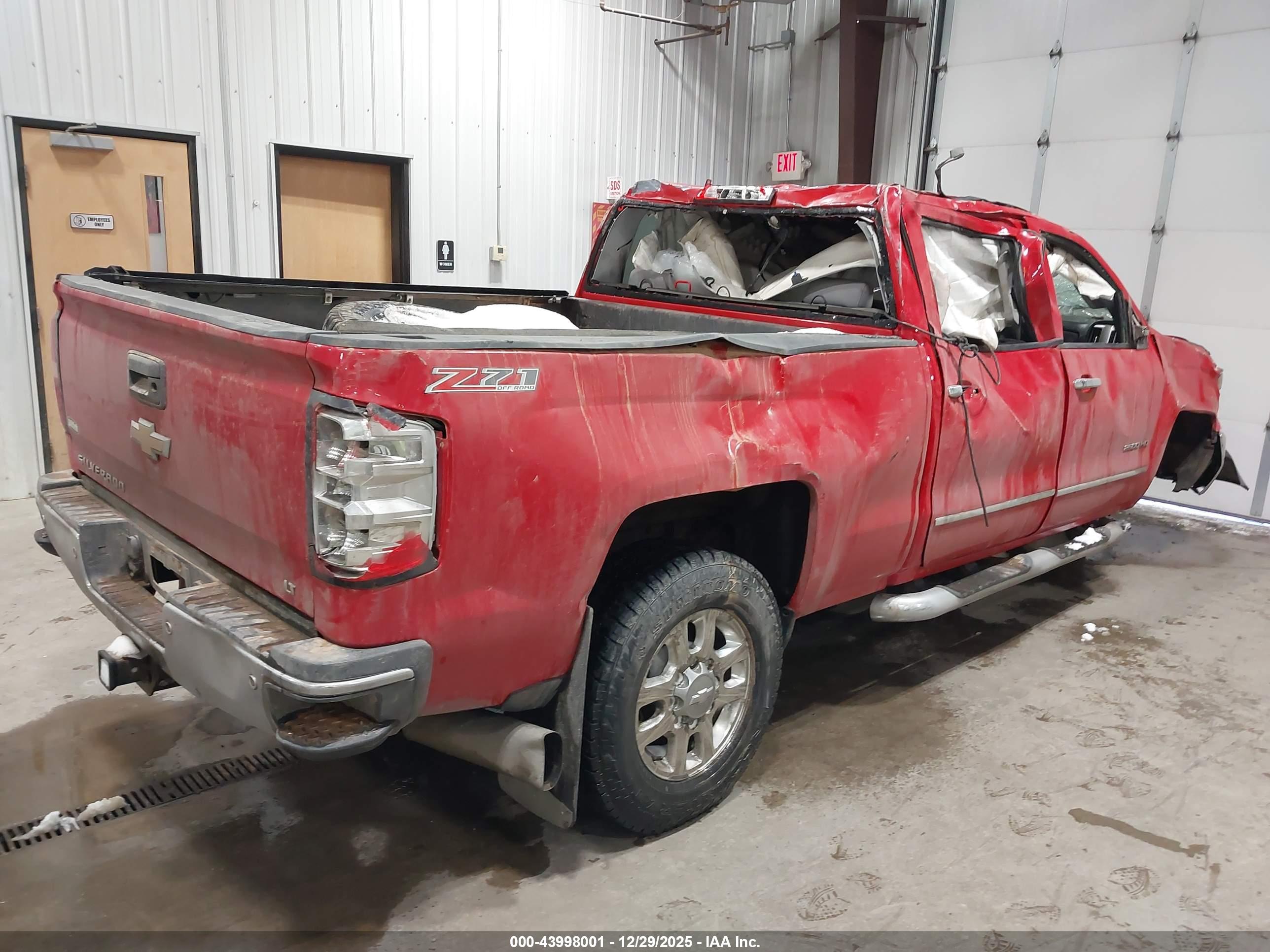 CHEVROLET SILVERADO image 4
