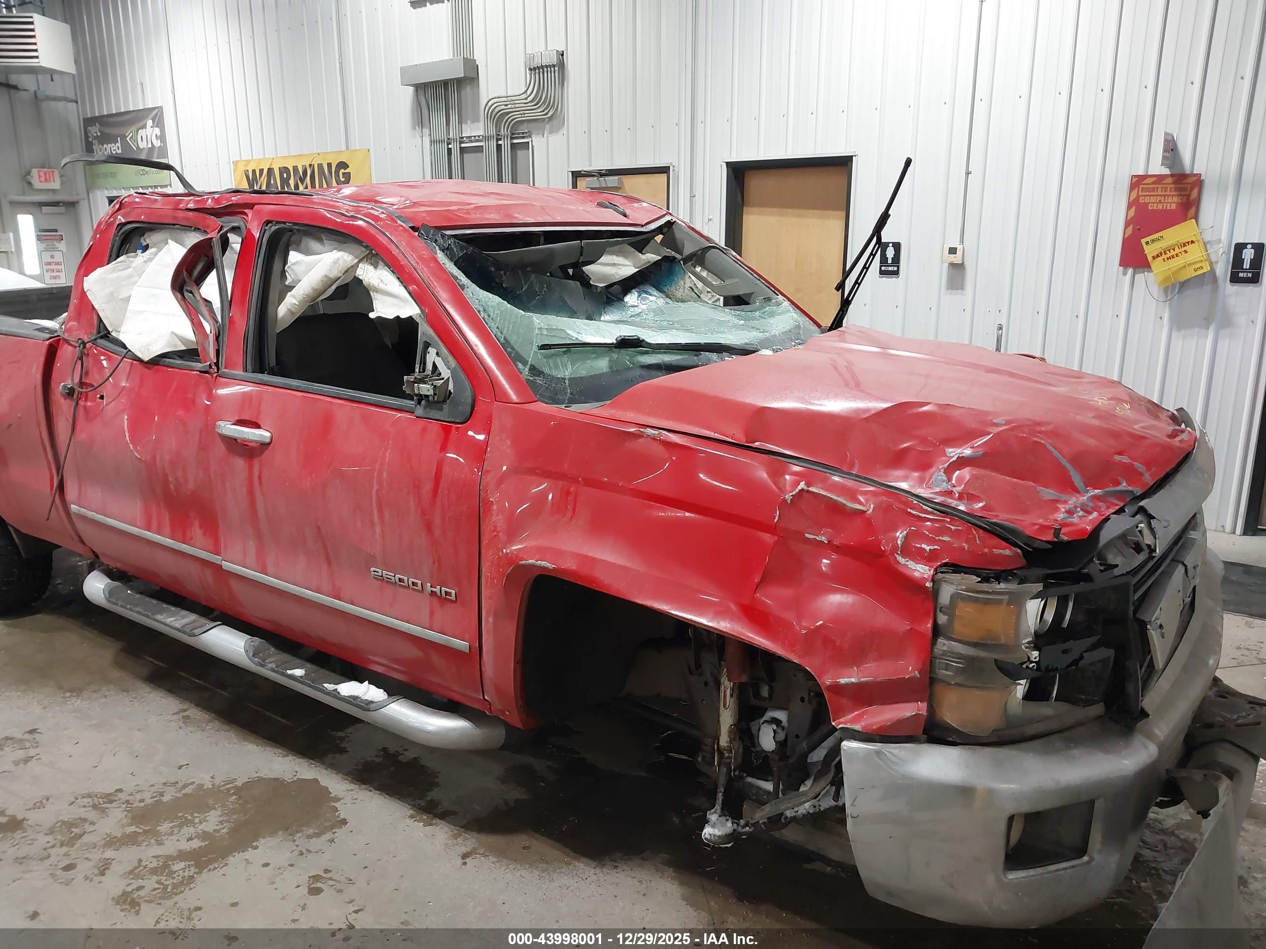 CHEVROLET SILVERADO image 6