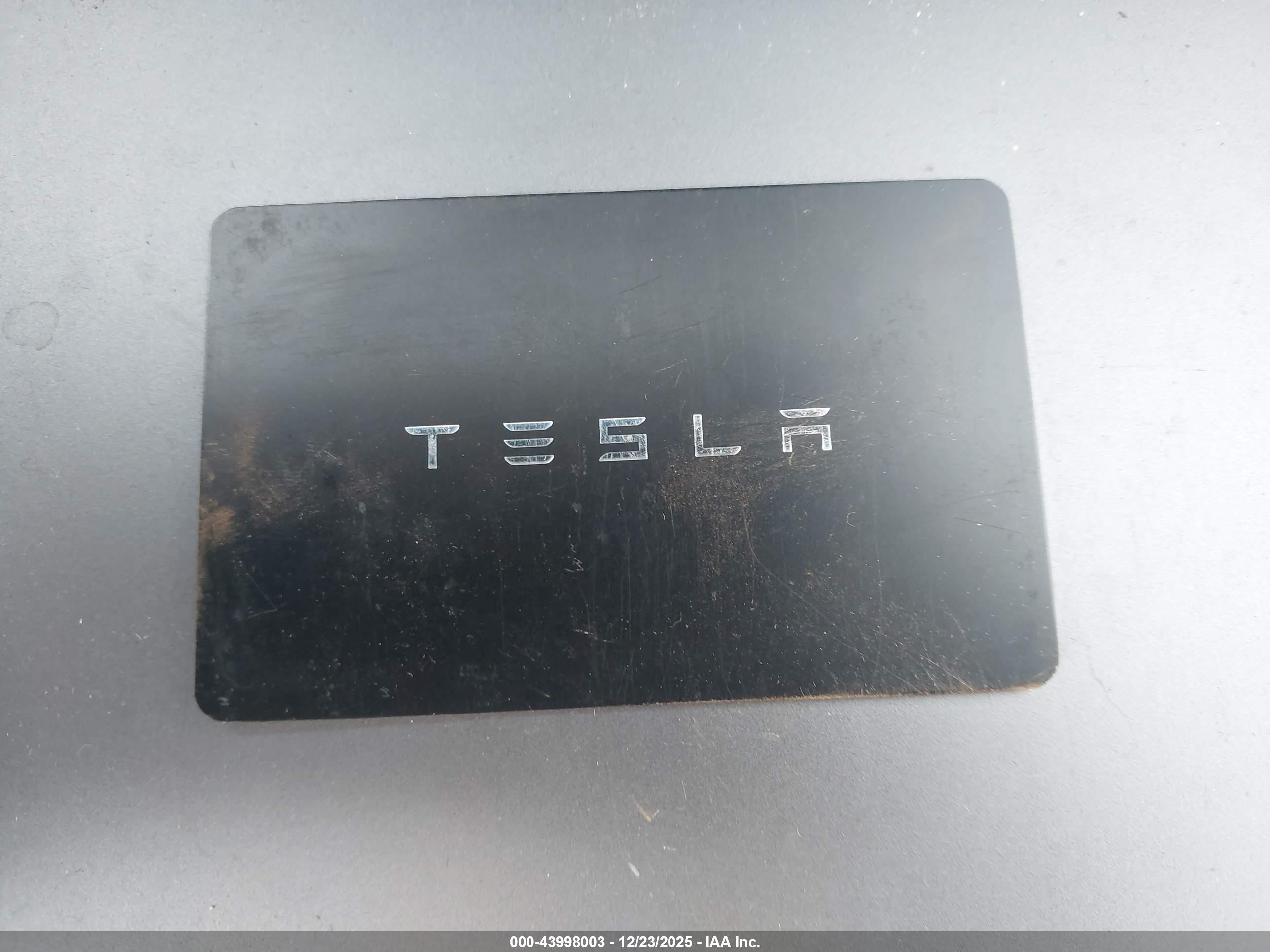 TESLA MODEL image 11