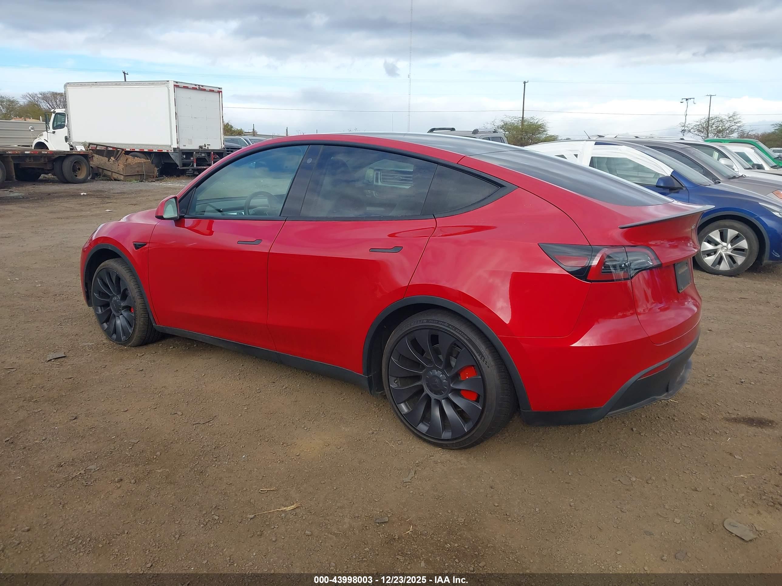 TESLA MODEL image 3