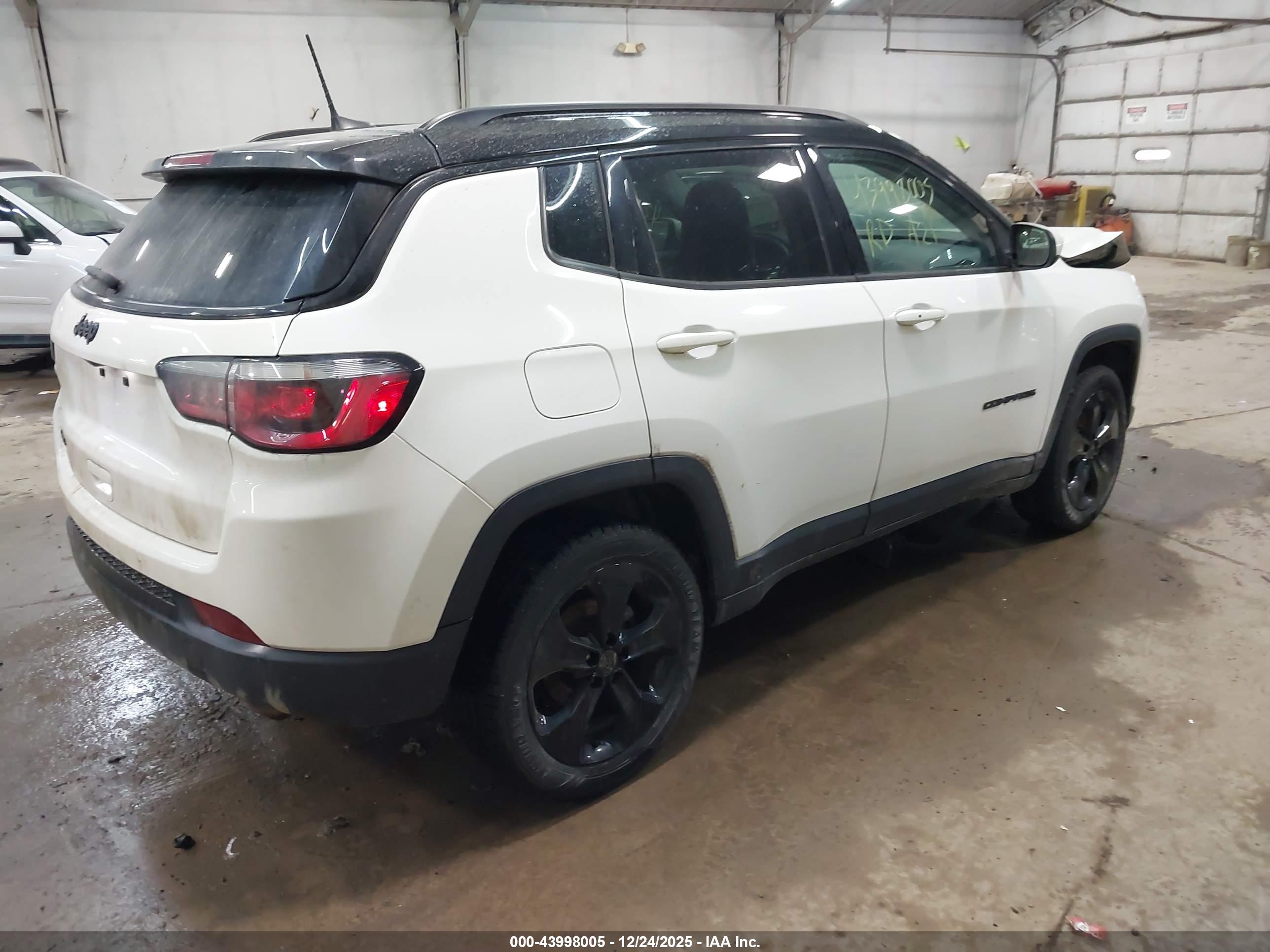 JEEP COMPASS image 4