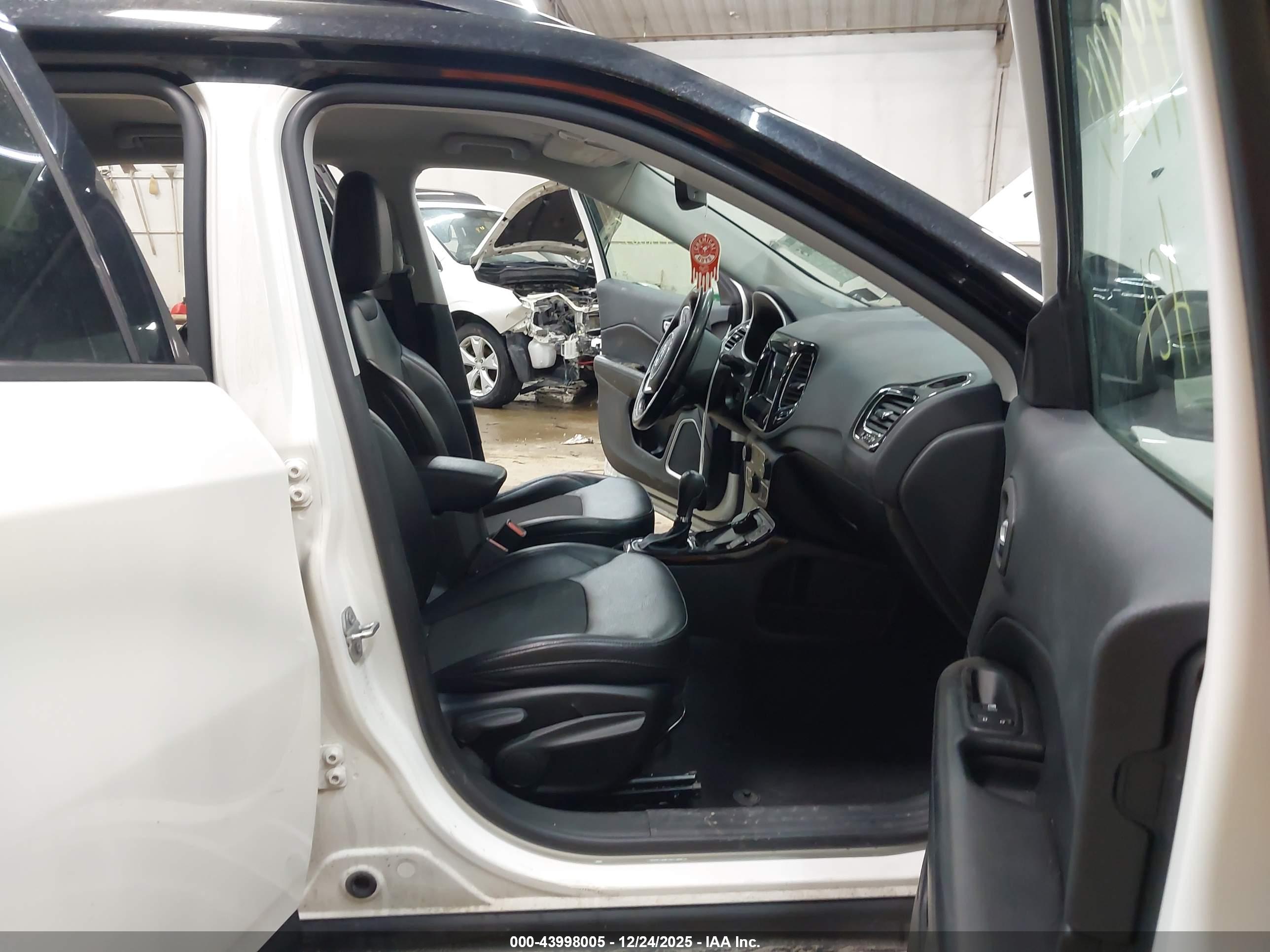 JEEP COMPASS image 5