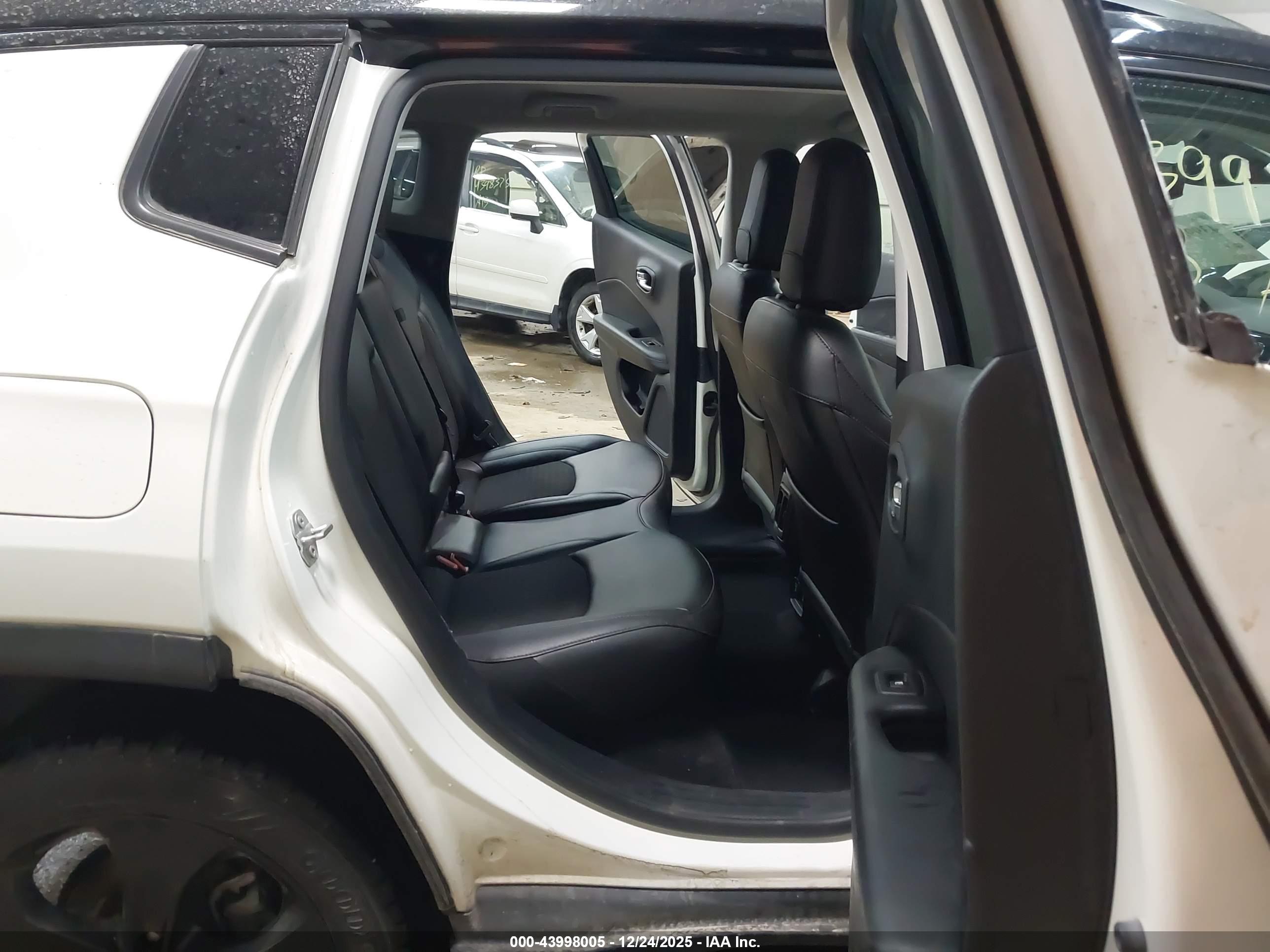 JEEP COMPASS image 8