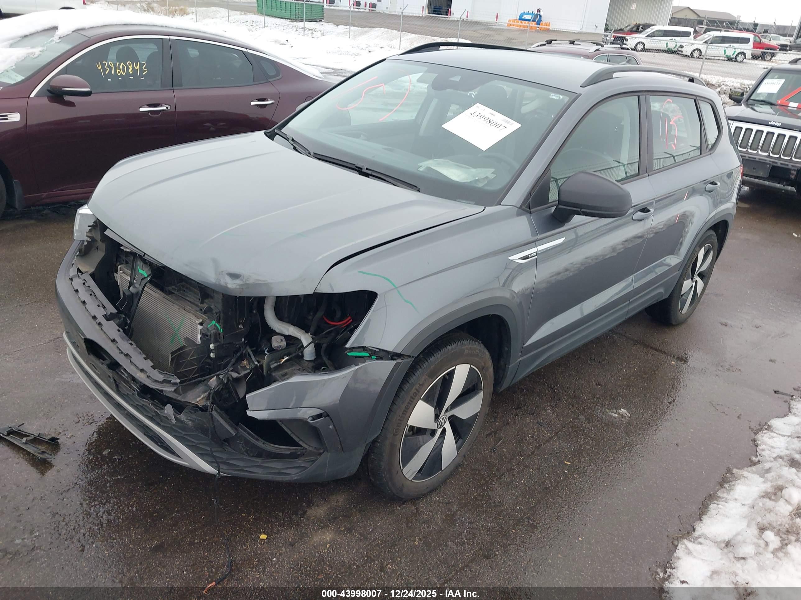 VOLKSWAGEN TAOS image 2
