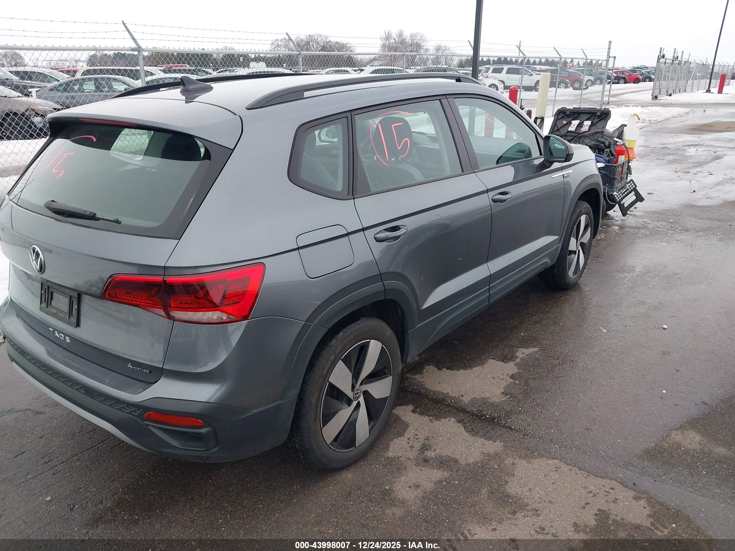 VOLKSWAGEN TAOS image 4