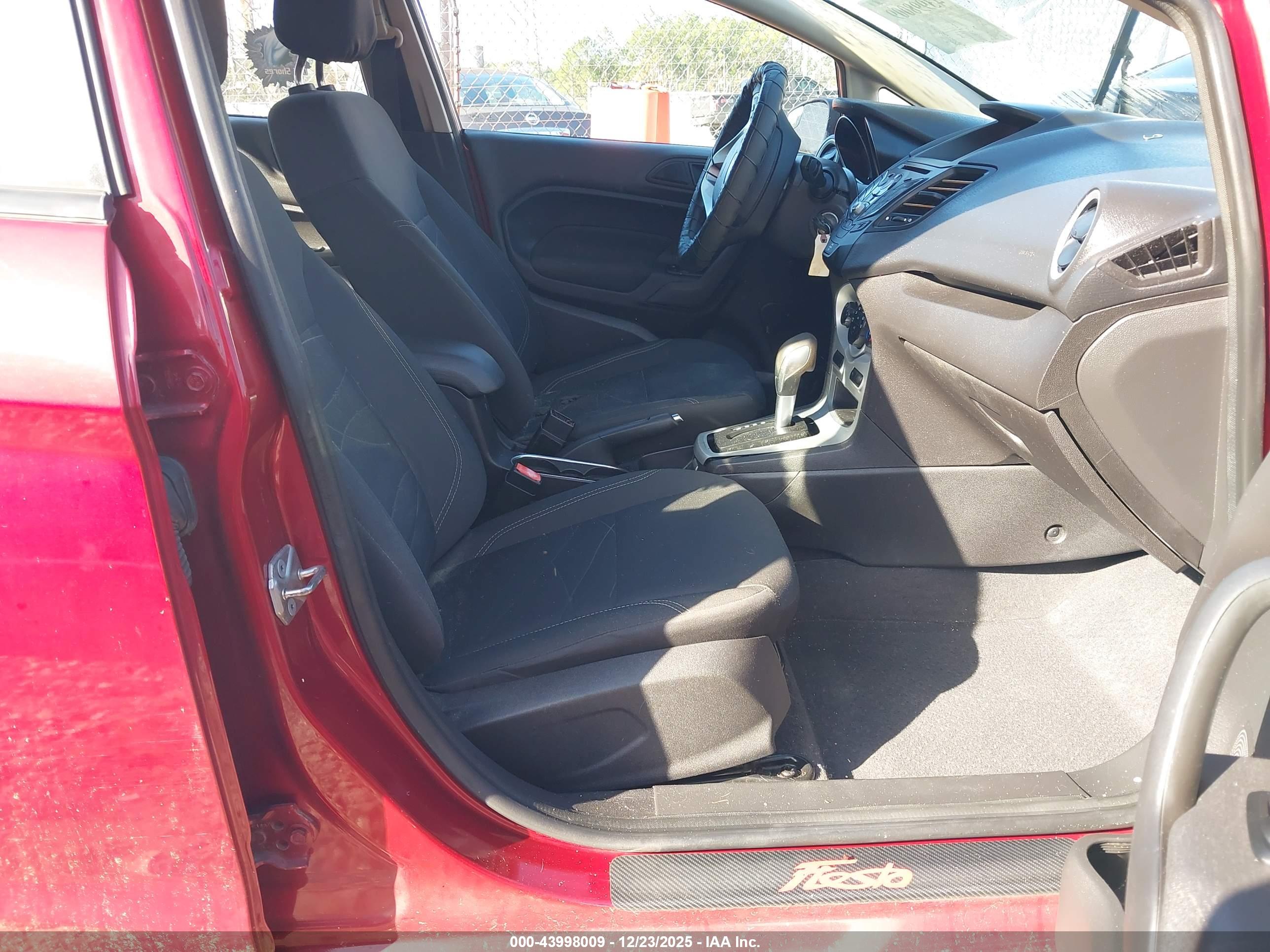 FORD FIESTA image 5