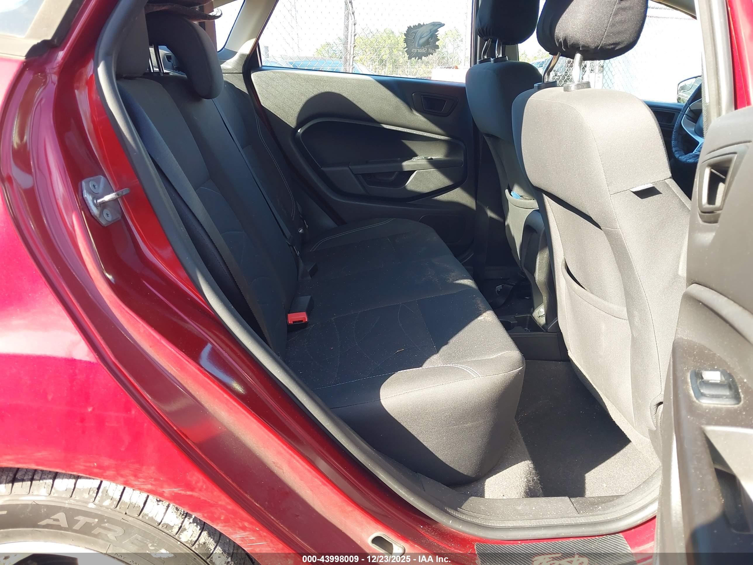 FORD FIESTA image 8