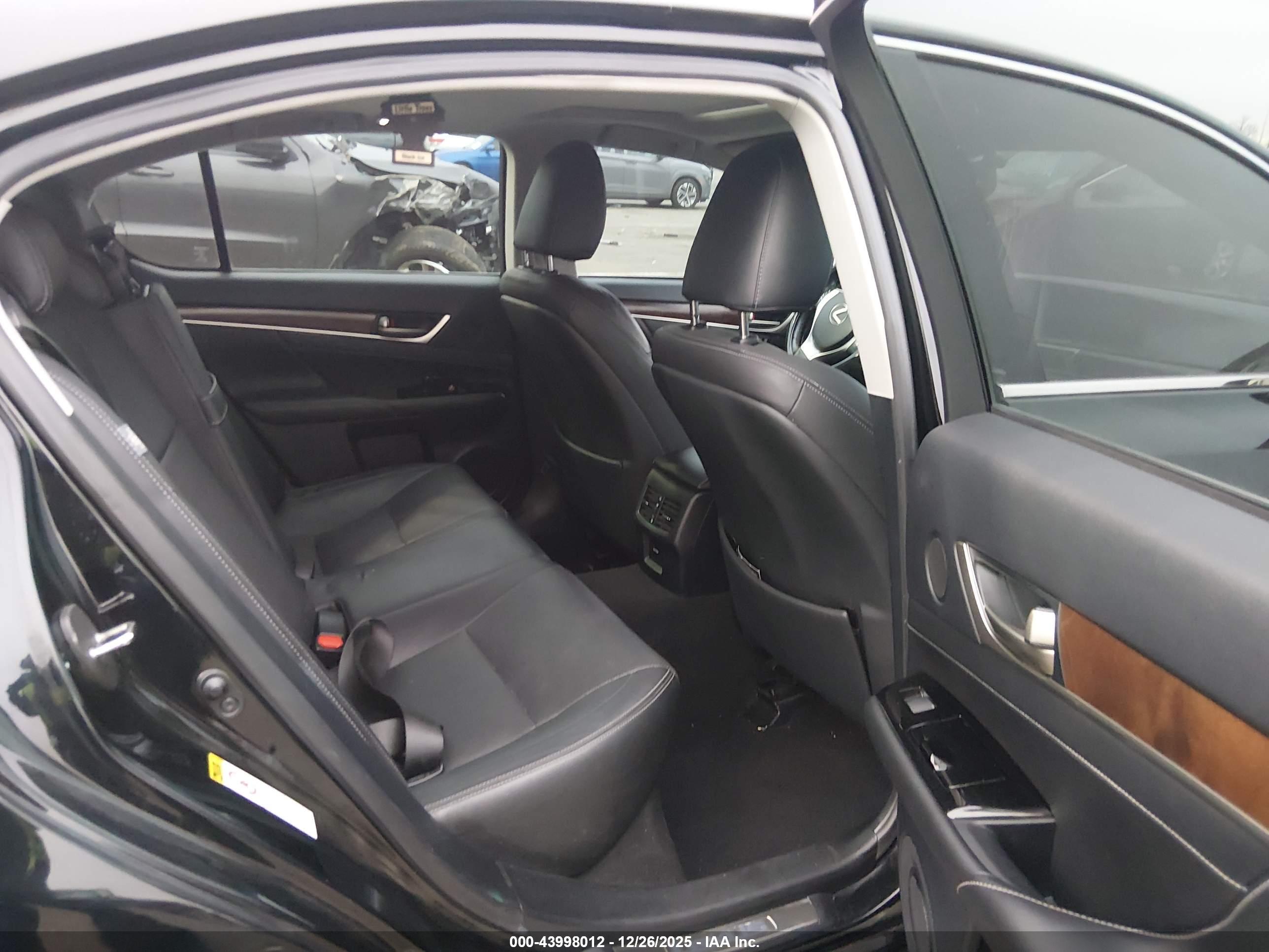 LEXUS GS image 8