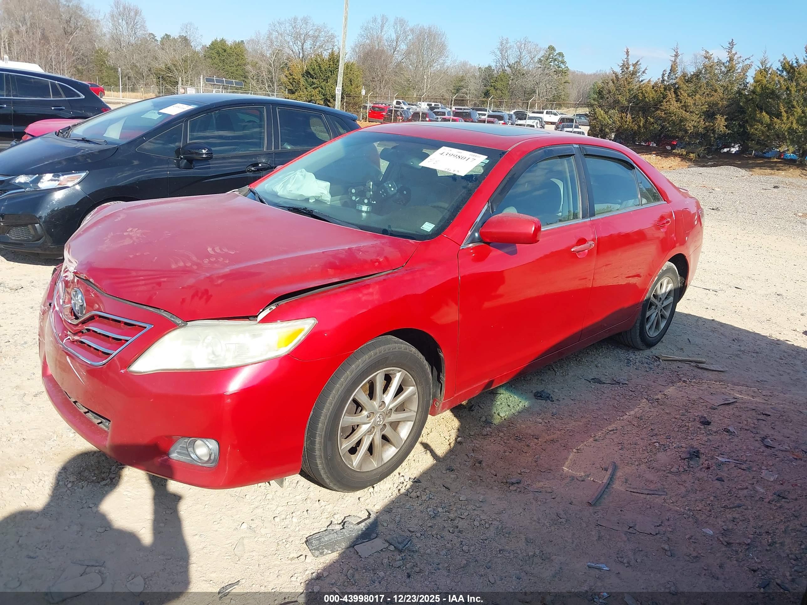 TOYOTA CAMRY image 2