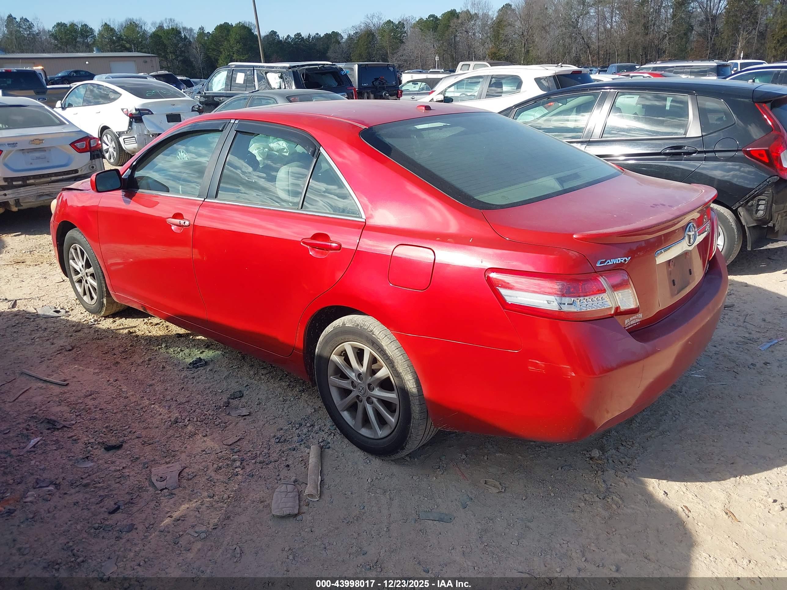 TOYOTA CAMRY image 3