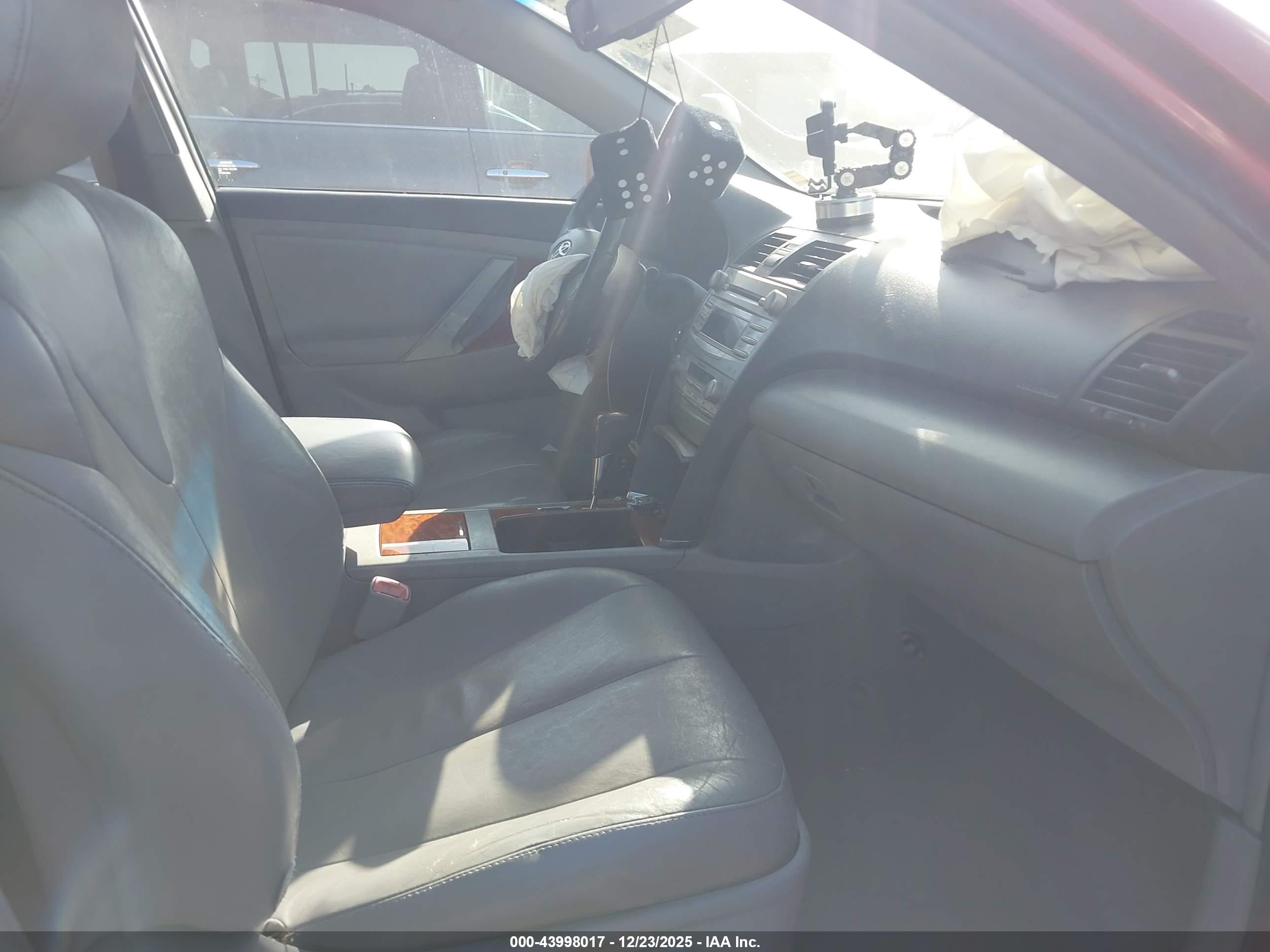 TOYOTA CAMRY image 5