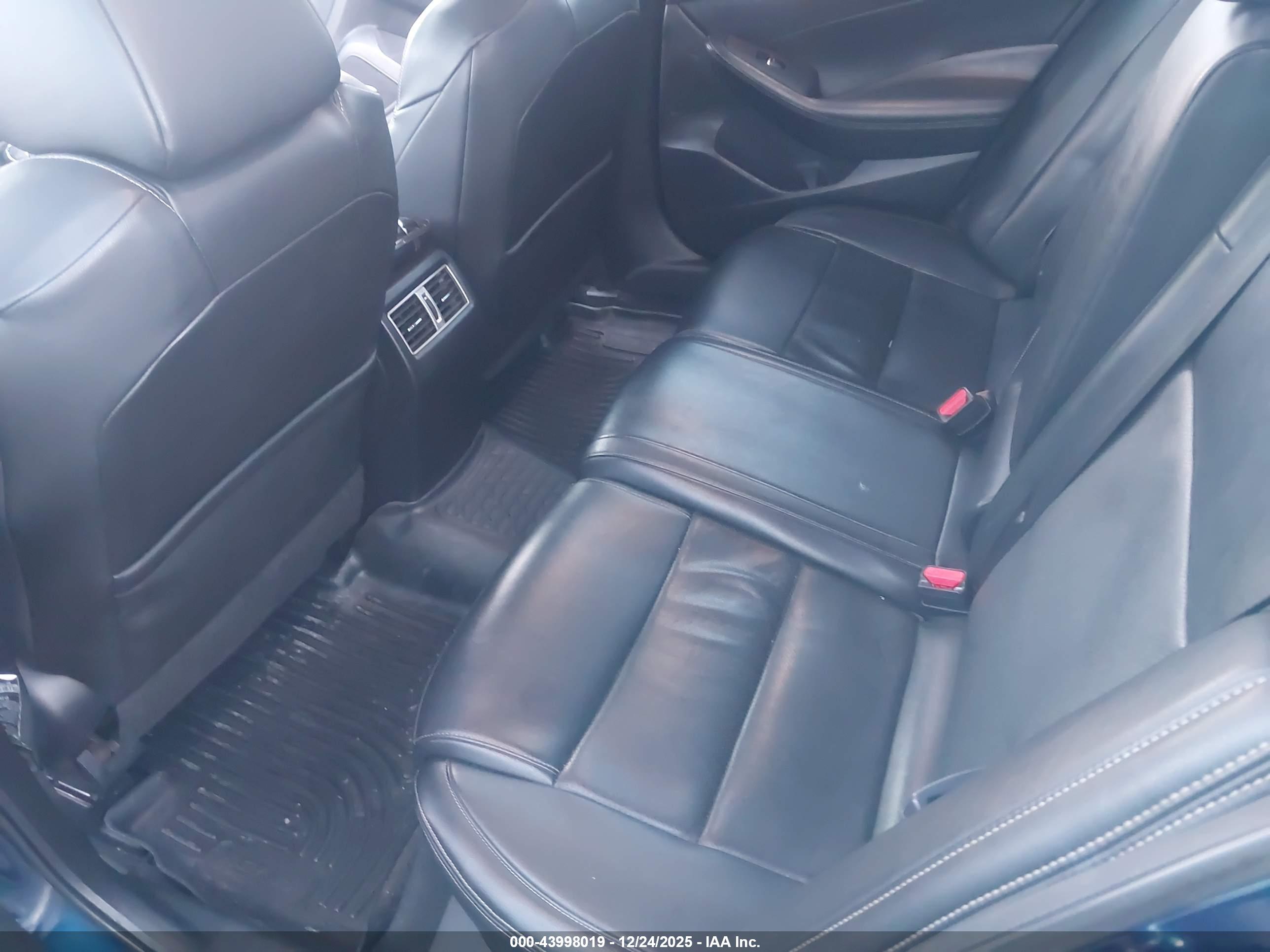 NISSAN MAXIMA image 8