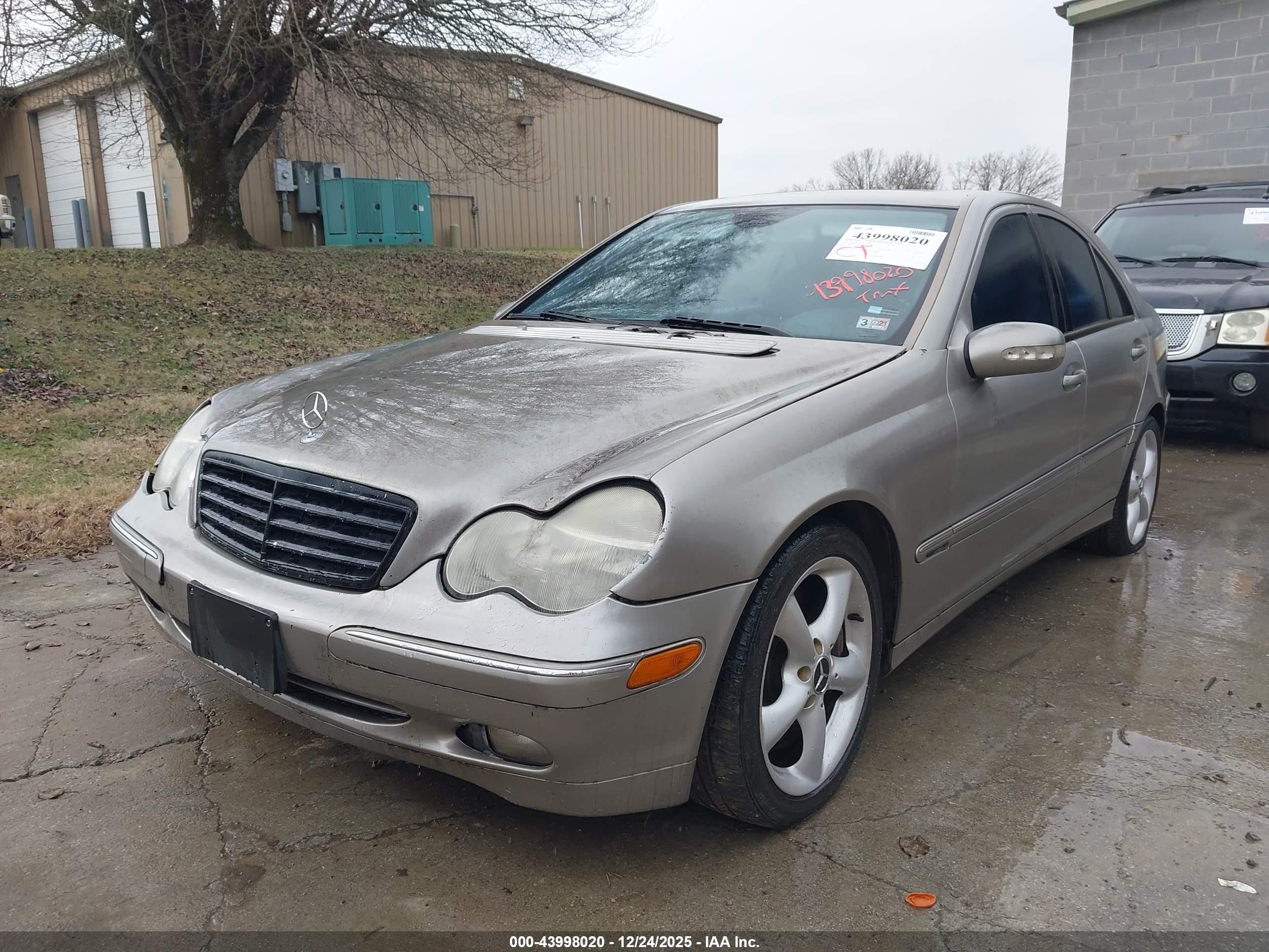 MERCEDES-BENZ C image 2