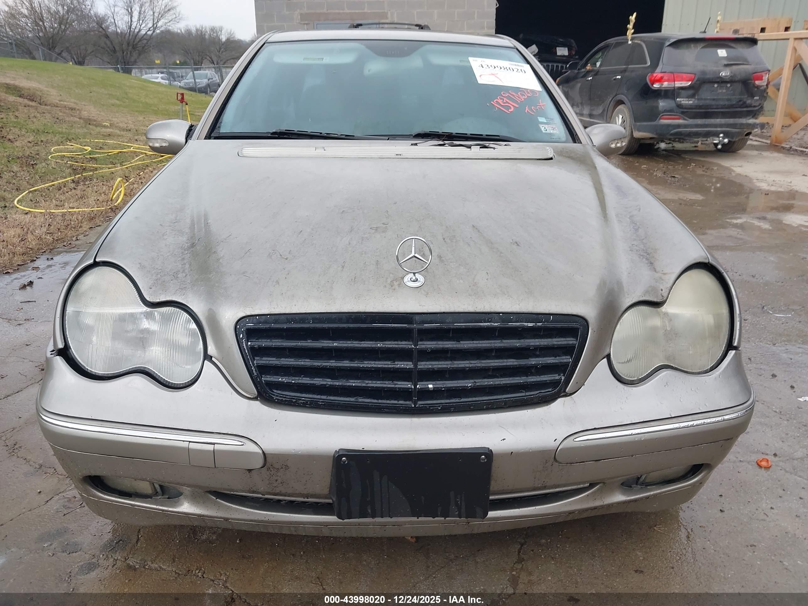 MERCEDES-BENZ C image 6