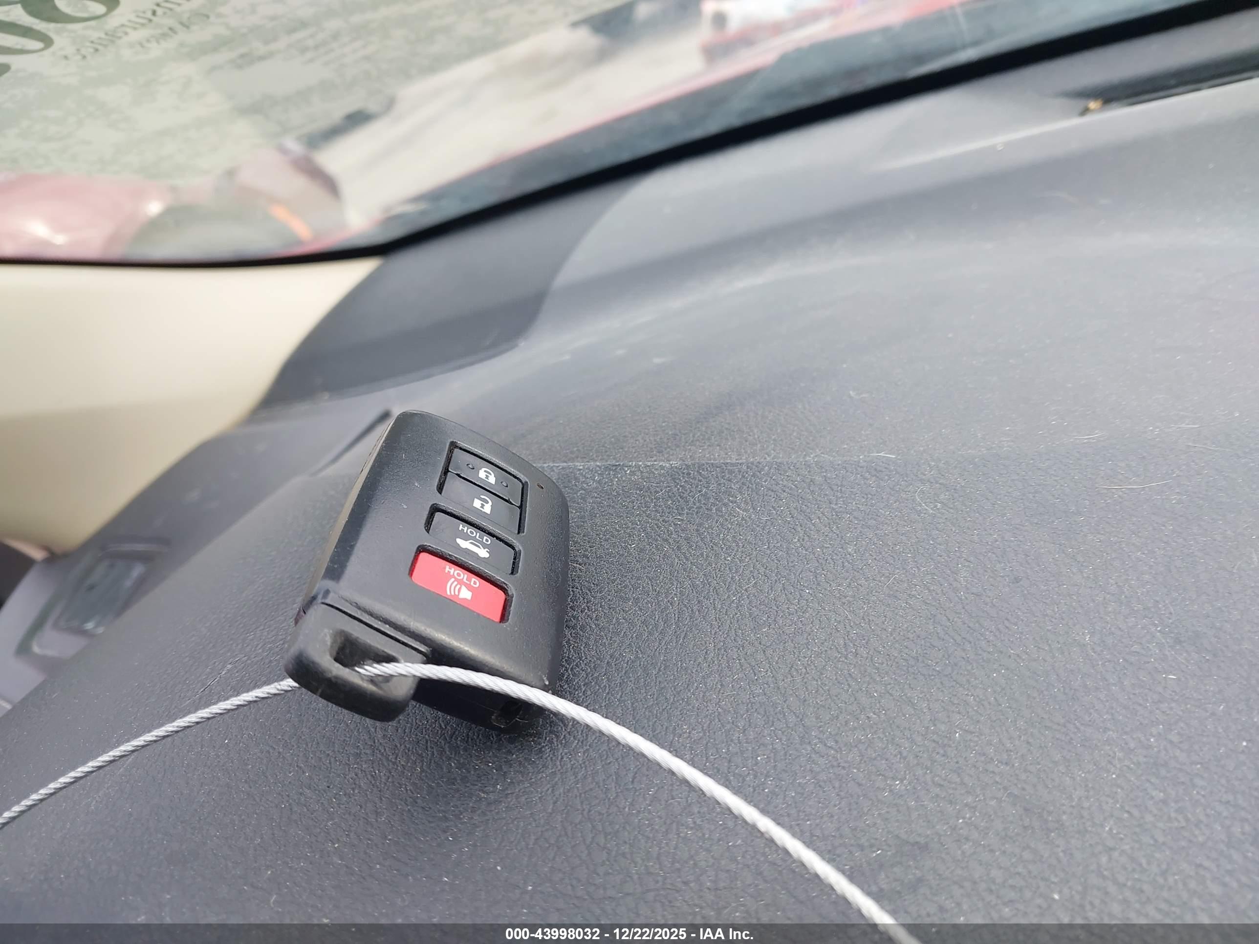 TOYOTA CAMRY image 11