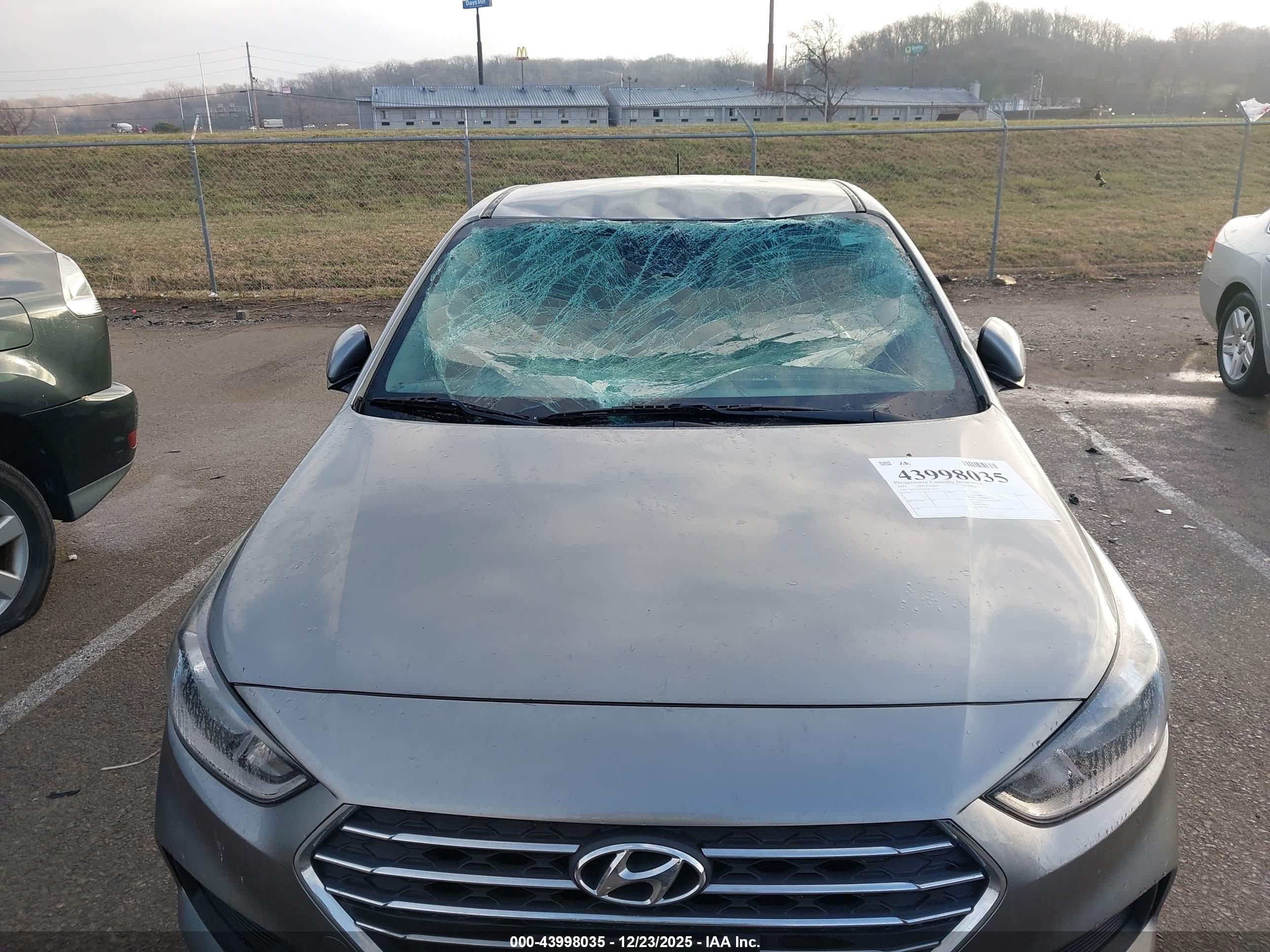 HYUNDAI ACCENT image 6