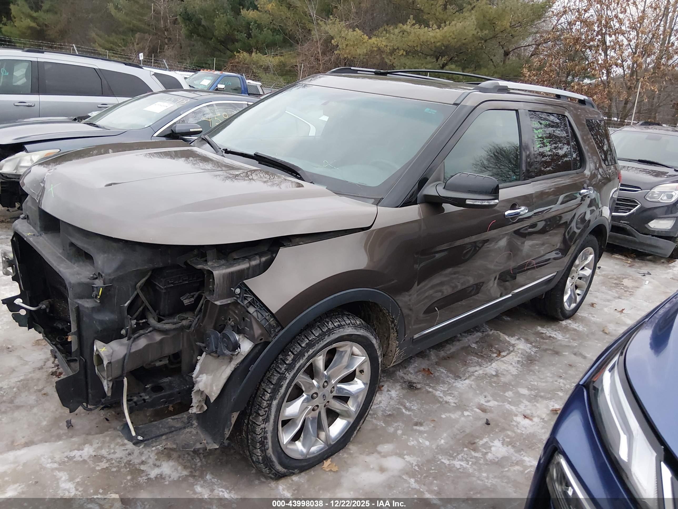 FORD EXPLORER image 2